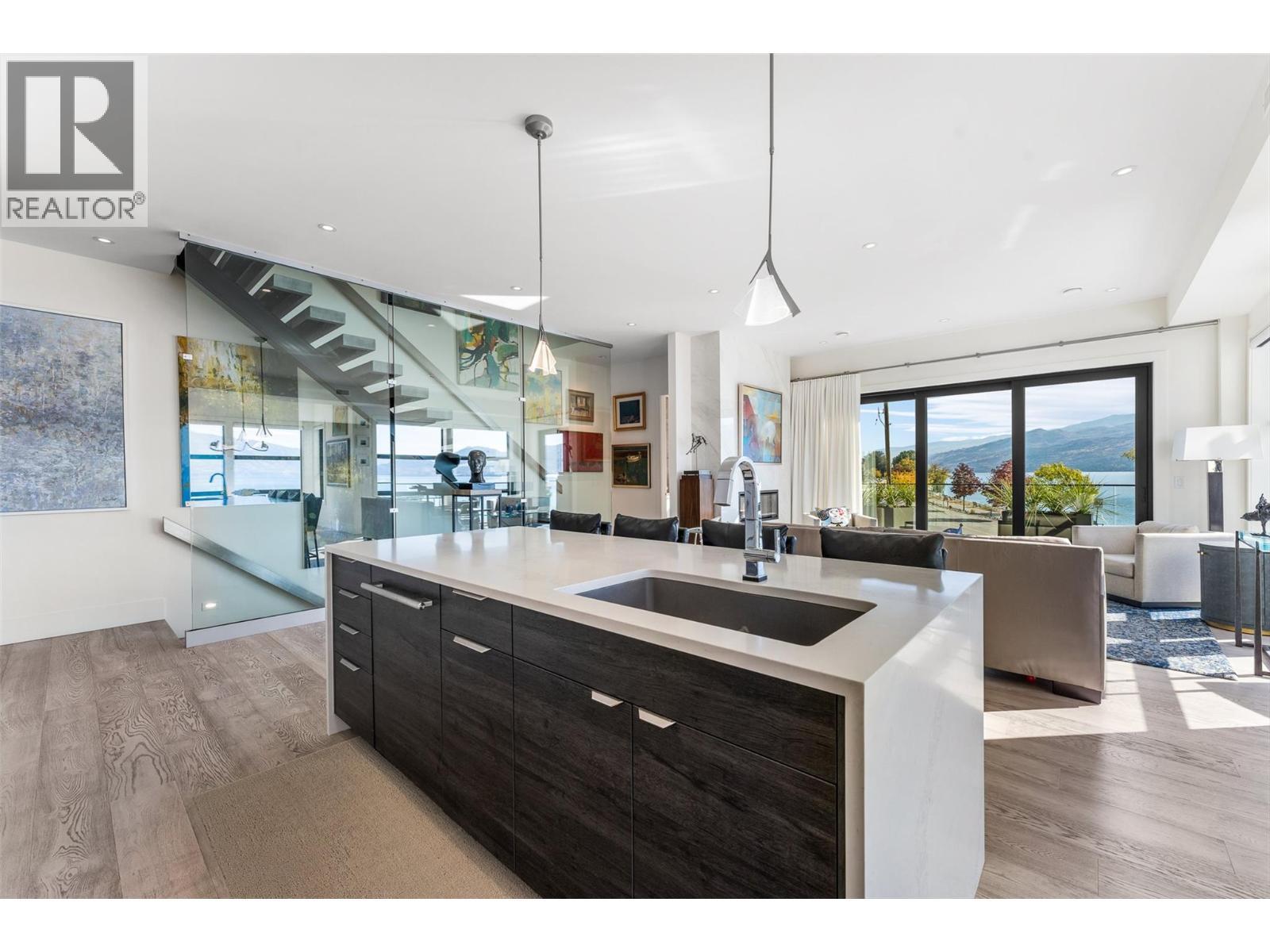 4364 Beach Avenue Unit# 1, Peachland, BC - Indoor Photo Showing Kitchen