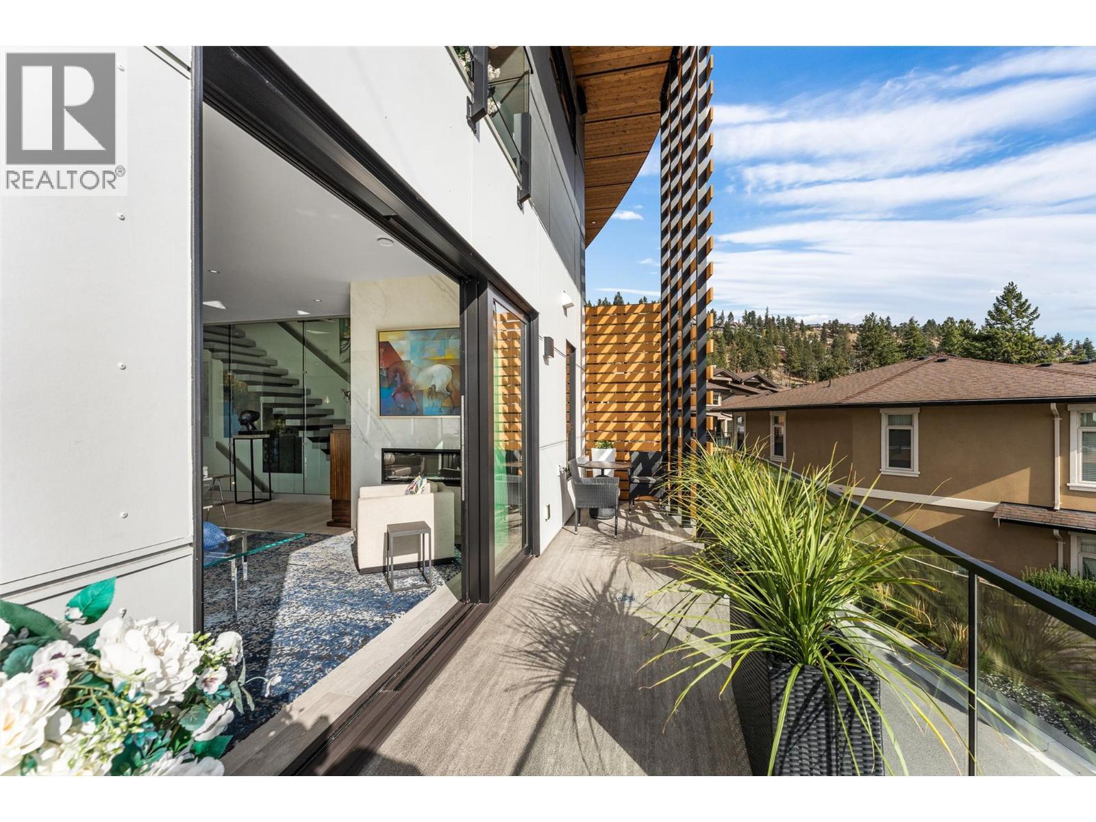 4364 Beach Avenue Unit# 1, Peachland, BC - Outdoor