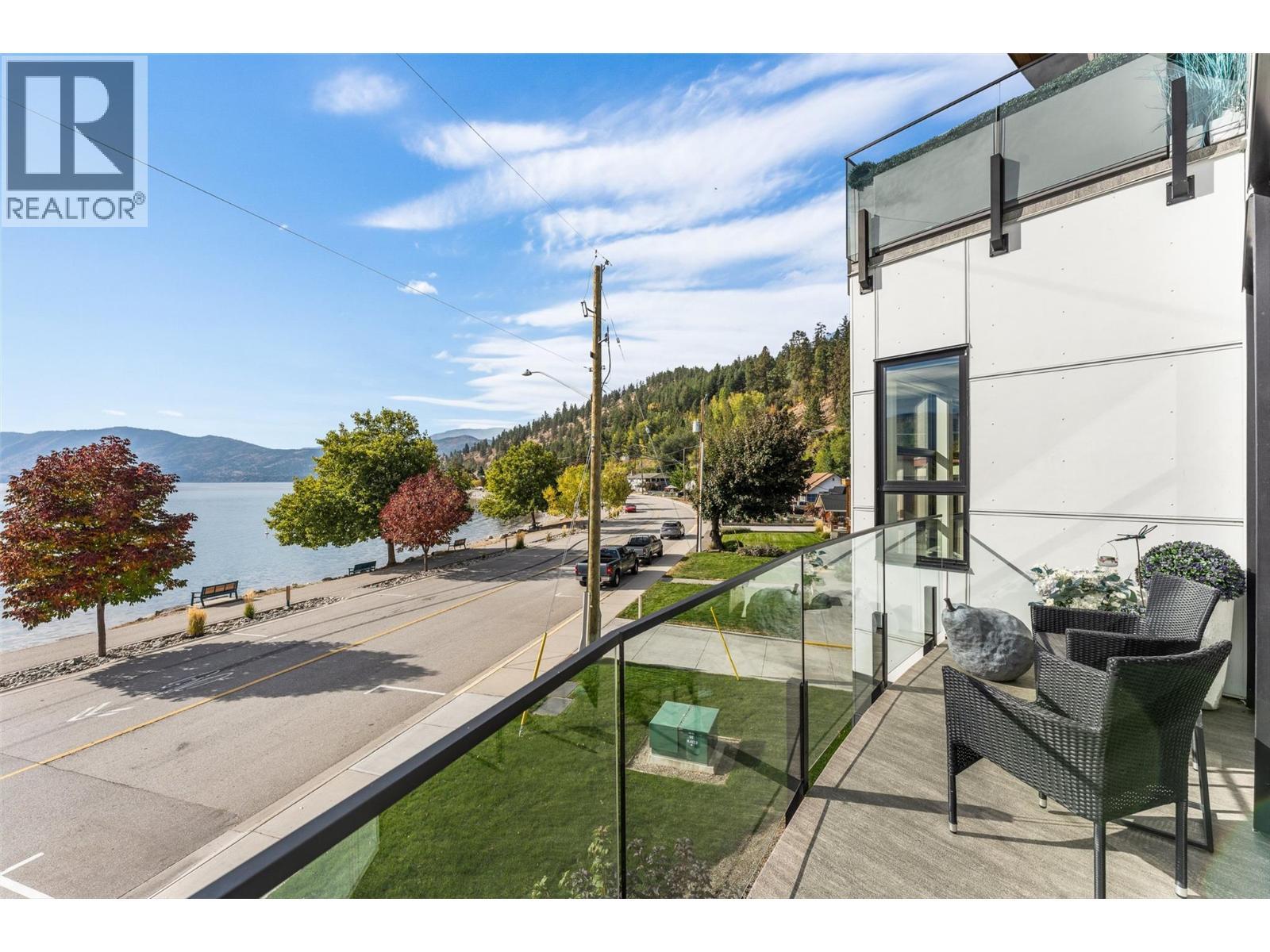 4364 Beach Avenue Unit# 1, Peachland, BC - Outdoor With Body Of Water