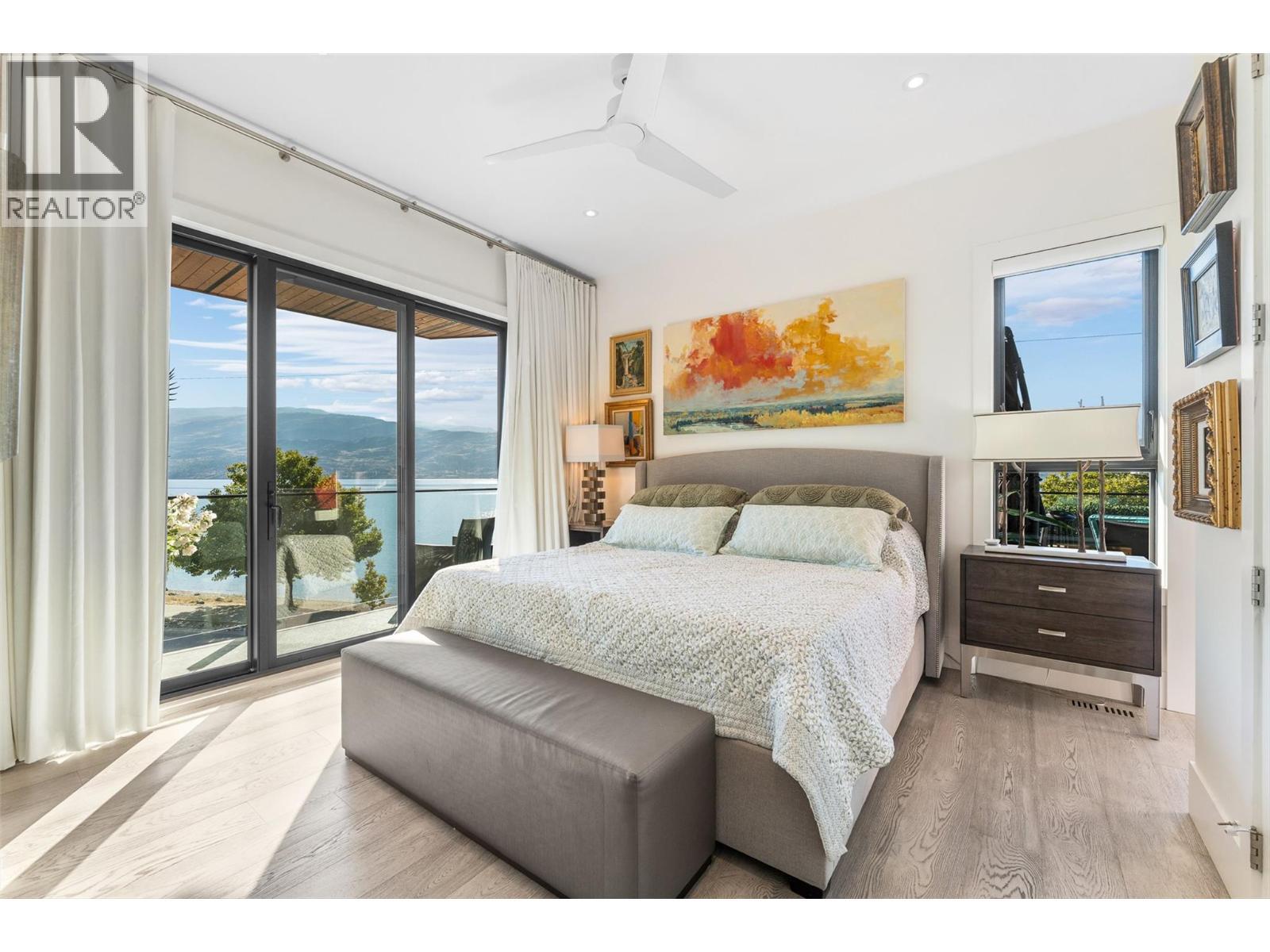 4364 Beach Avenue Unit# 1, Peachland, BC - Indoor Photo Showing Bedroom