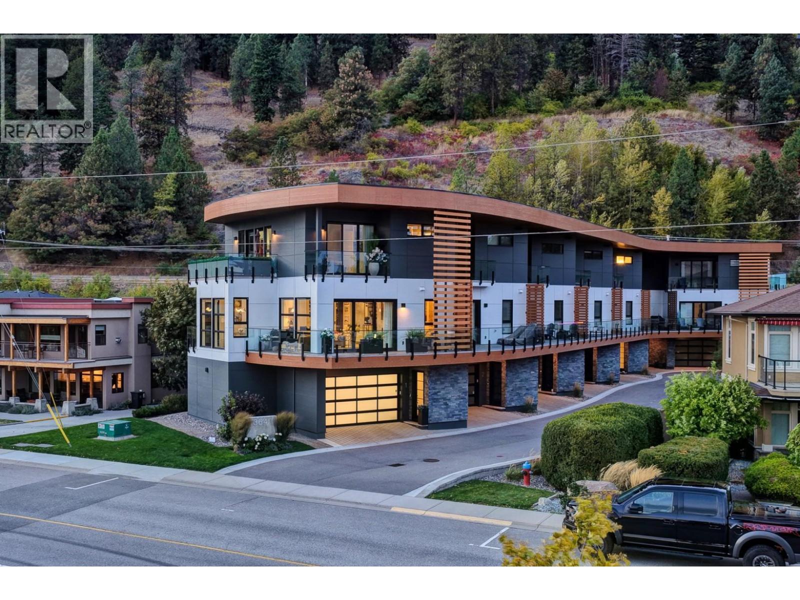 4364 Beach Avenue Unit# 1, Peachland, BC - Outdoor With Facade