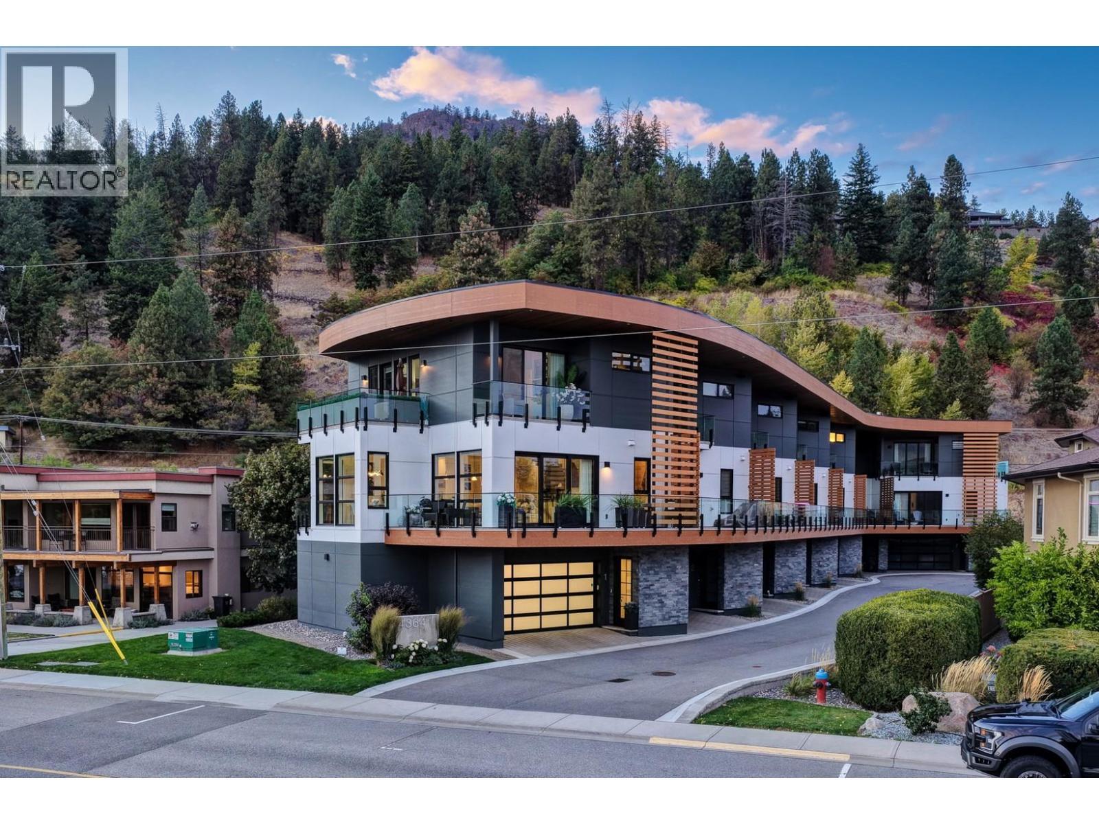 4364 Beach Avenue Unit# 1, Peachland, BC - Outdoor