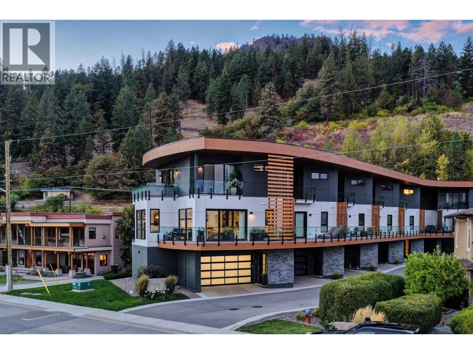 4364 Beach Avenue Unit# 1, Peachland, BC - Outdoor