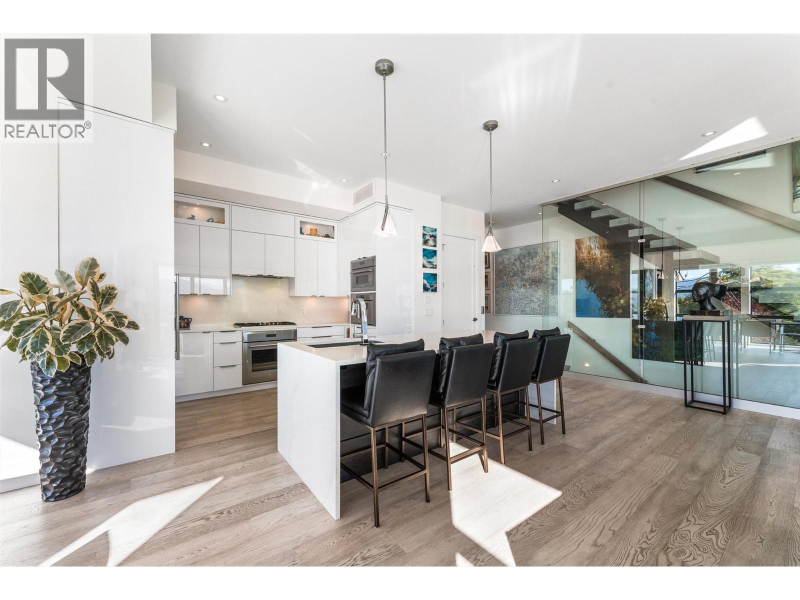 4364 Beach Avenue Unit# 1, Peachland, BC - Indoor Photo Showing Kitchen With Upgraded Kitchen