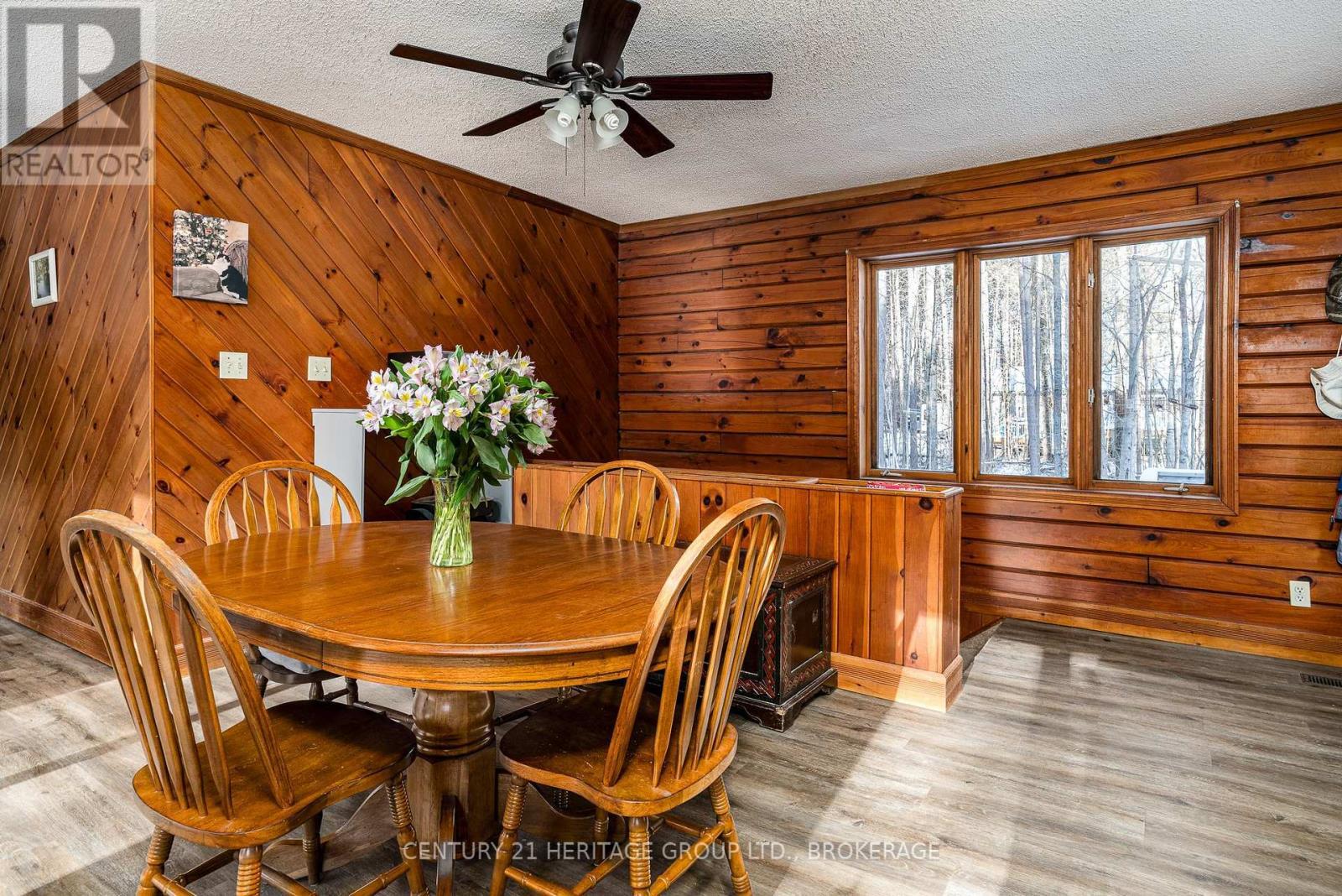 19 Mccrea Court E, Tweed (Hungerford (Twp)), ON - Indoor Photo Showing Dining Room