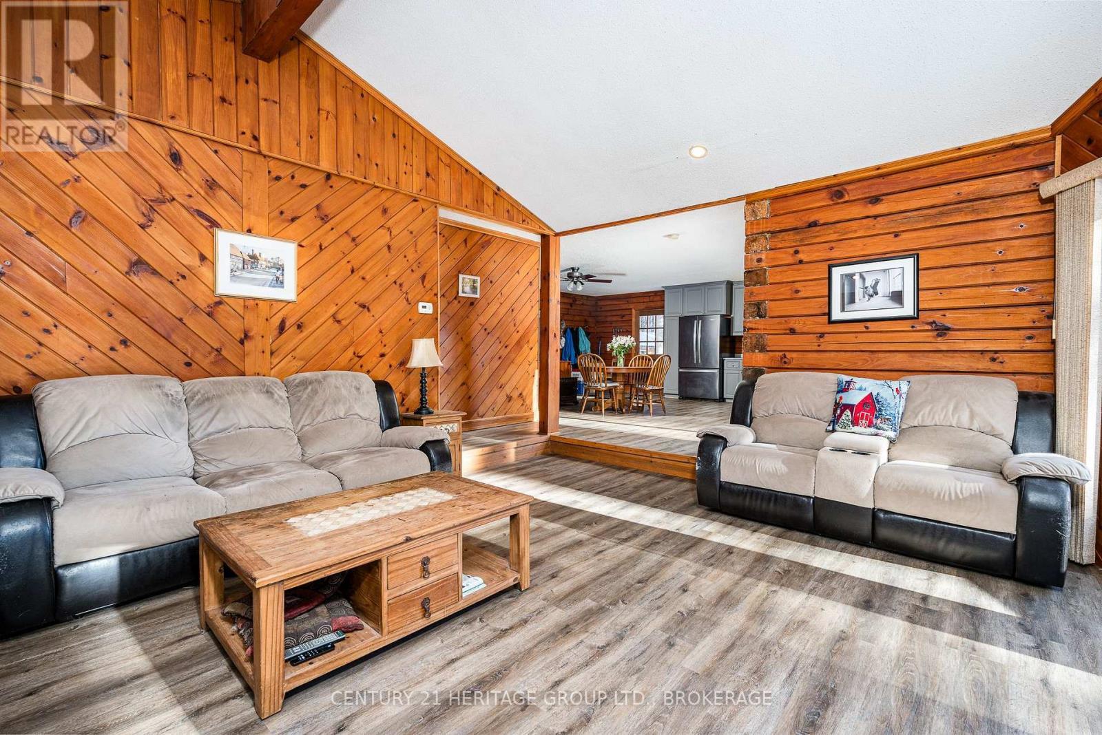19 Mccrea Court E, Tweed (Hungerford (Twp)), ON - Indoor Photo Showing Living Room