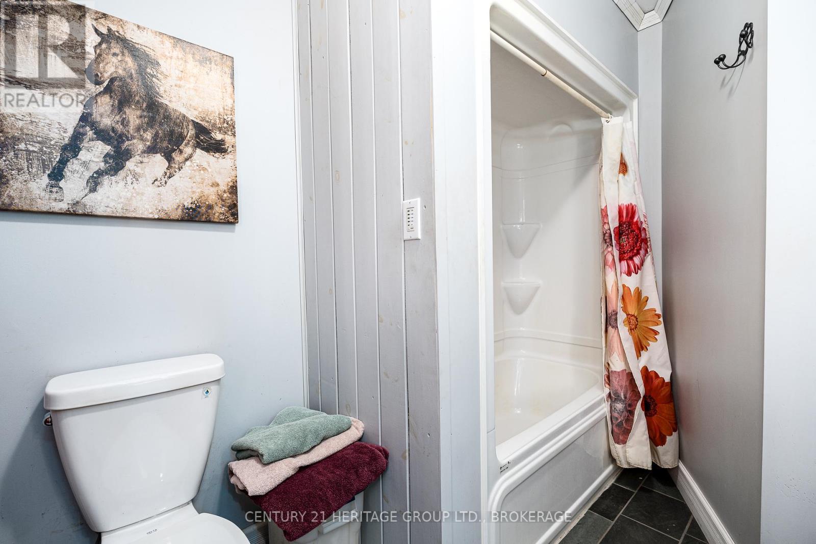 19 Mccrea Court E, Tweed (Hungerford (Twp)), ON - Indoor Photo Showing Bathroom