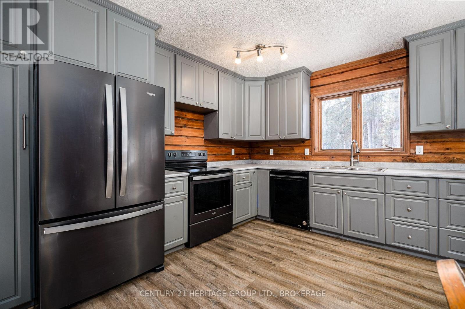 19 Mccrea Court E, Tweed (Hungerford (Twp)), ON - Indoor Photo Showing Kitchen
