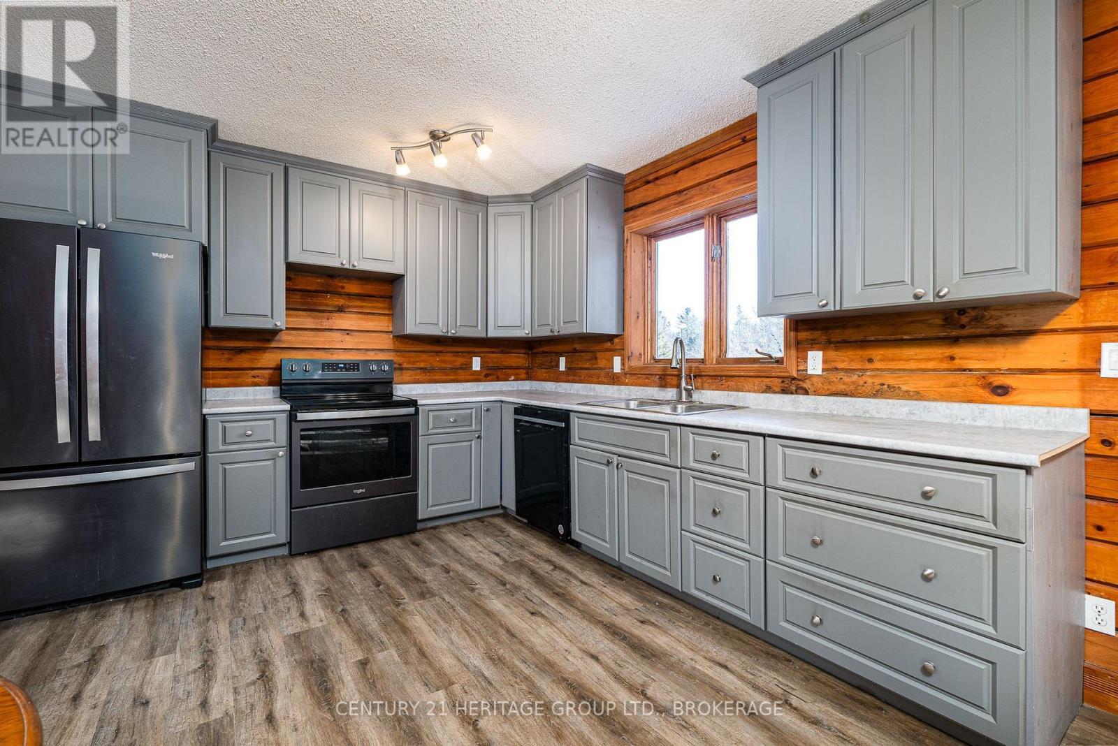 19 Mccrea Court E, Tweed (Hungerford (Twp)), ON - Indoor Photo Showing Kitchen