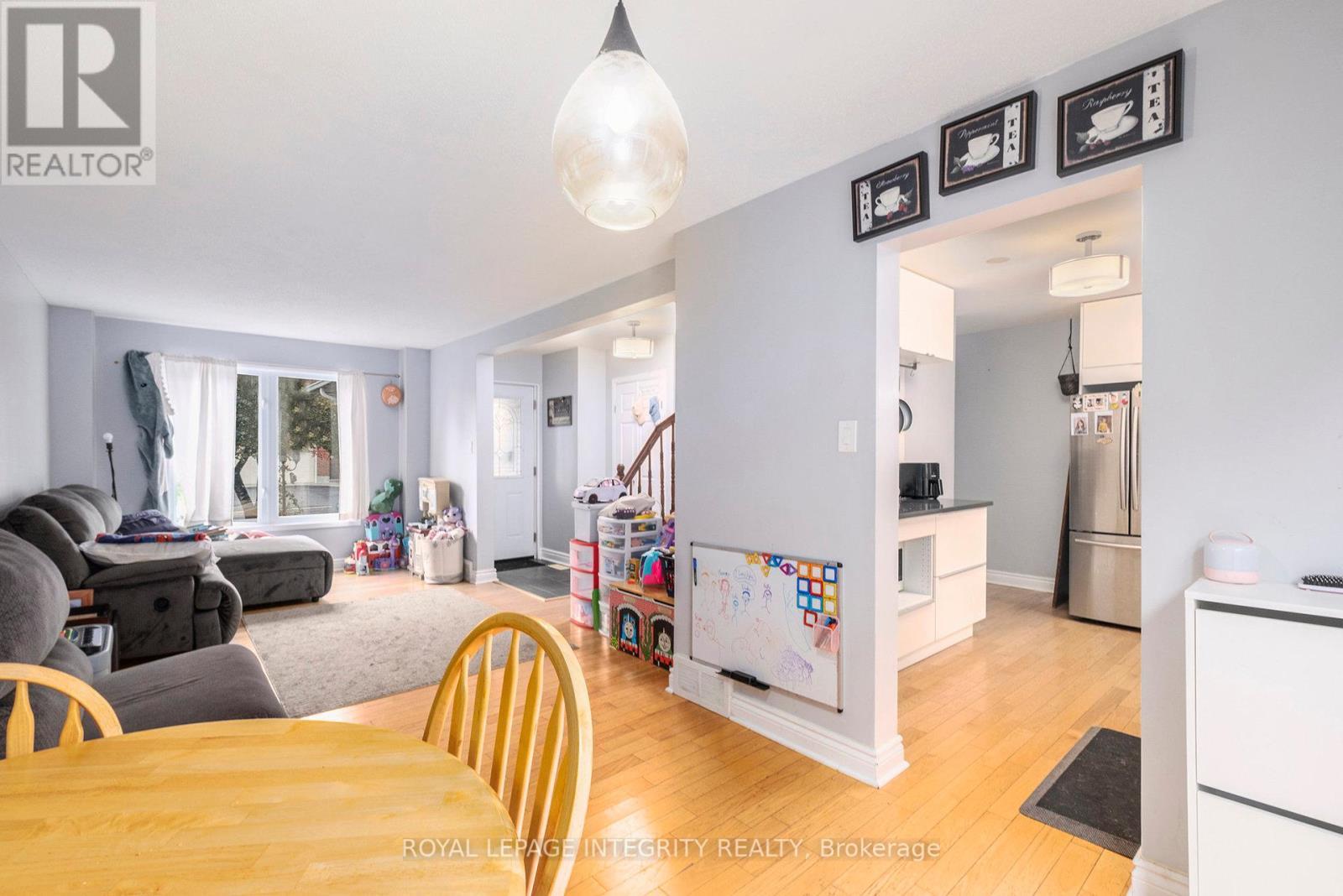 45 Raftus Square, Ottawa, ON - Indoor Photo Showing Dining Room