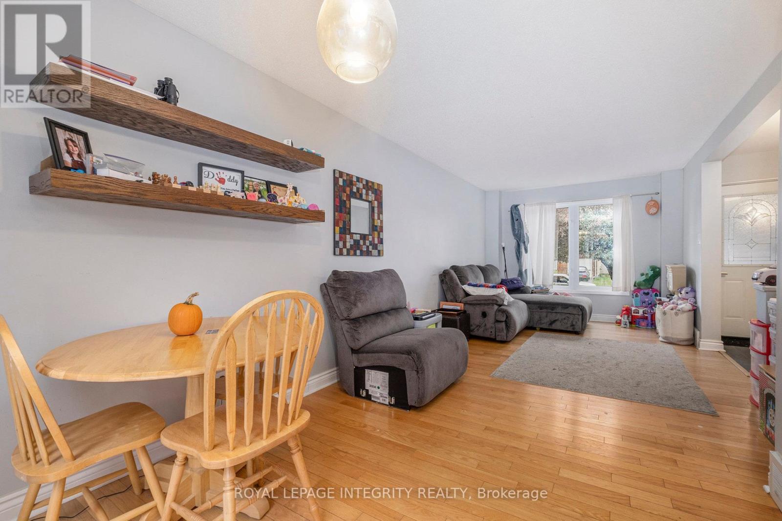45 Raftus Square, Ottawa, ON - Indoor