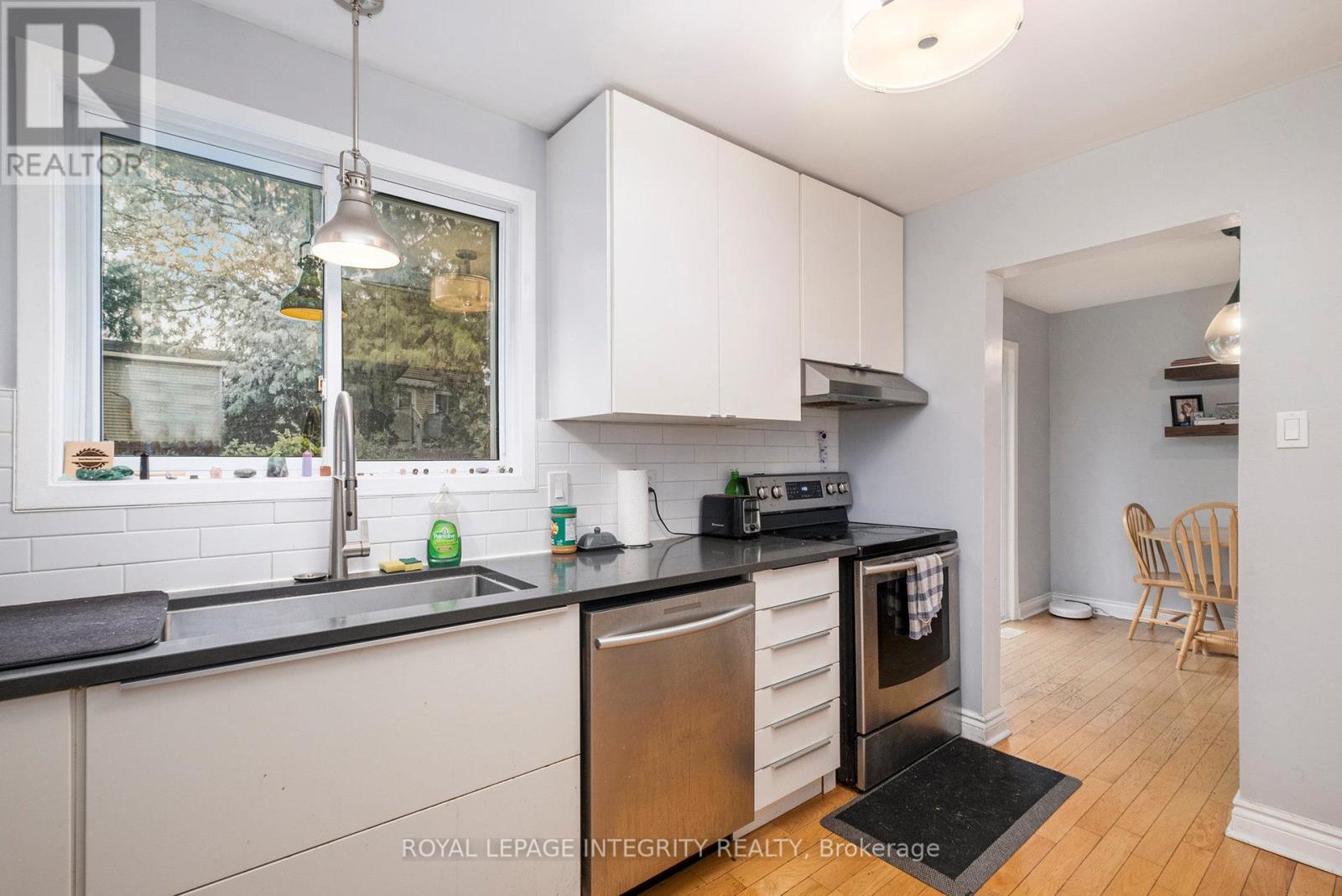 45 Raftus Square, Ottawa, ON - Indoor Photo Showing Kitchen