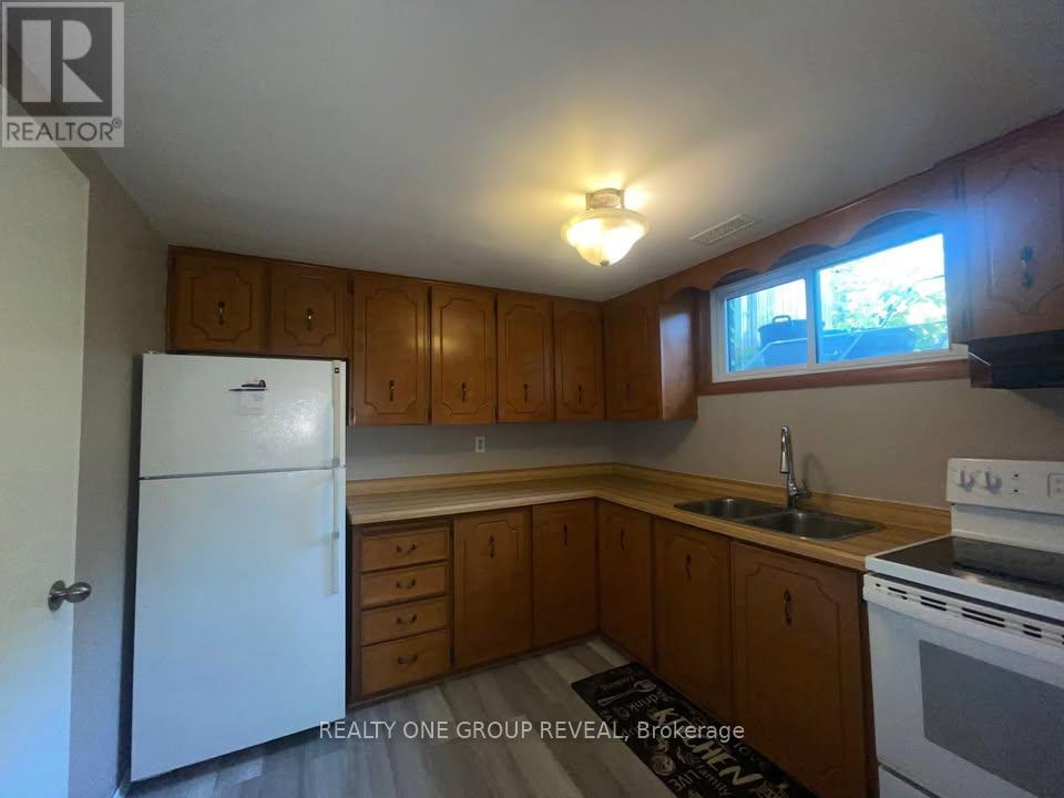 56 Bakersfield Drive, Cambridge, ON - Indoor Photo Showing Kitchen With Double Sink