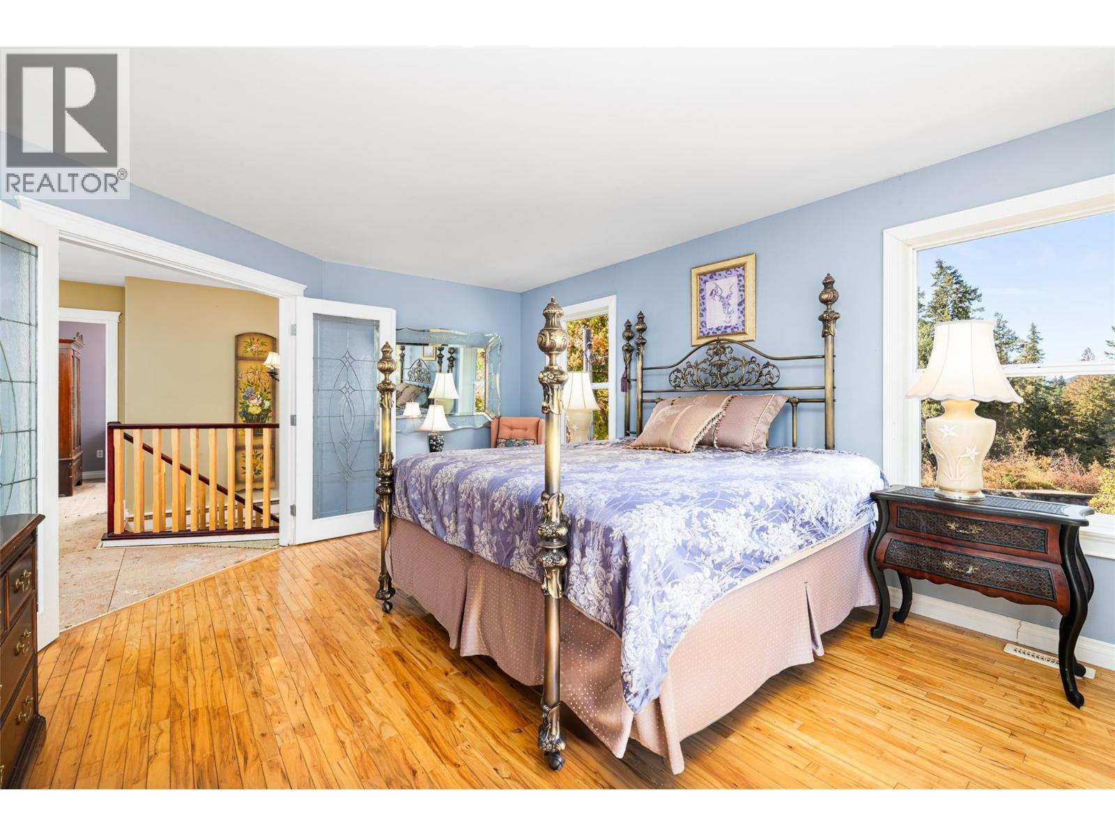 5662 3A Highway, Wynndel, BC - Indoor Photo Showing Bedroom