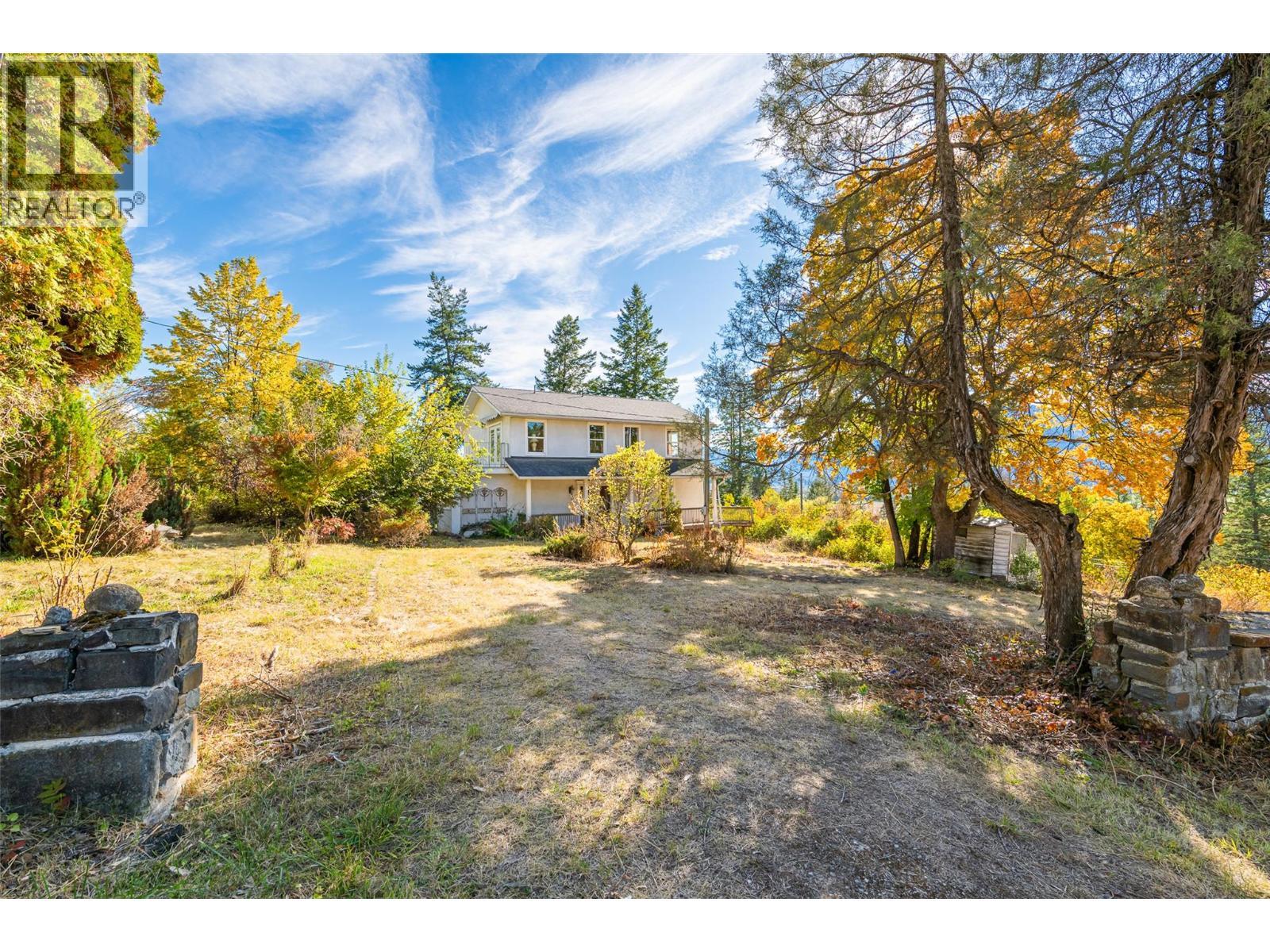 5662 3A Highway, Wynndel, BC - Outdoor