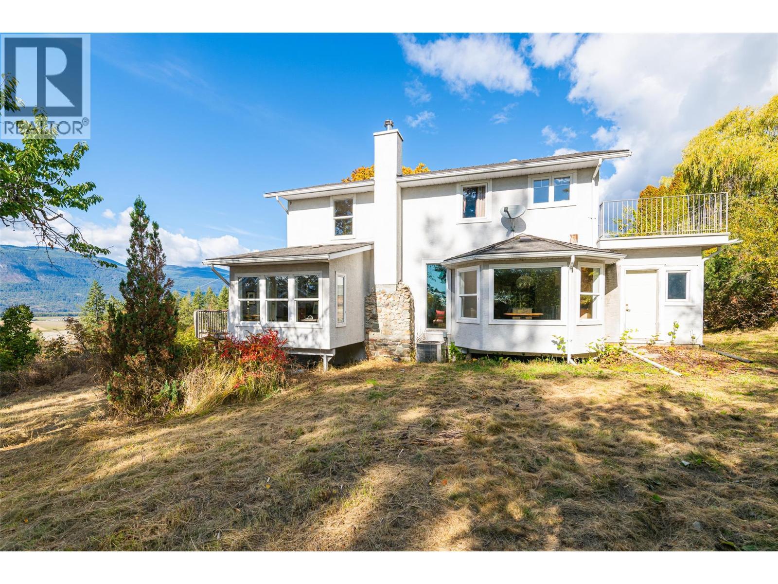 5662 3A Highway, Wynndel, BC - Outdoor