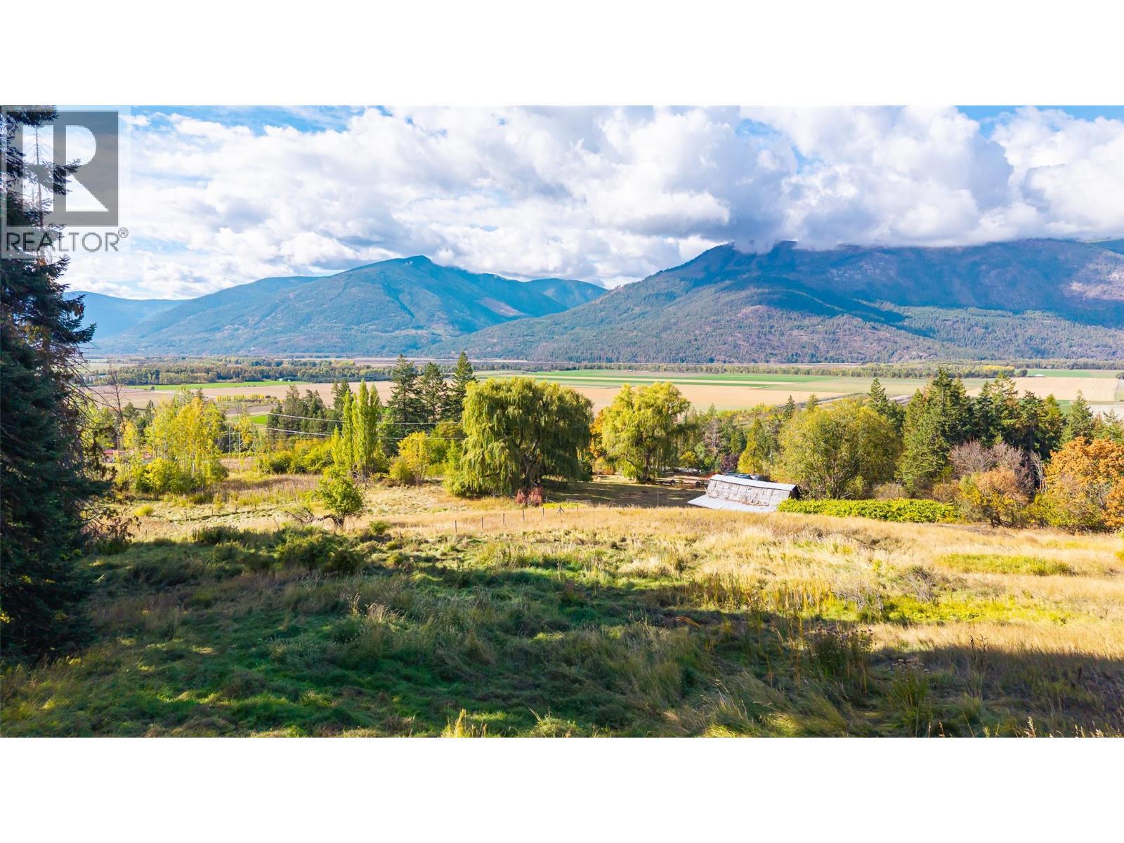 5662 3A Highway, Wynndel, BC - Outdoor With View