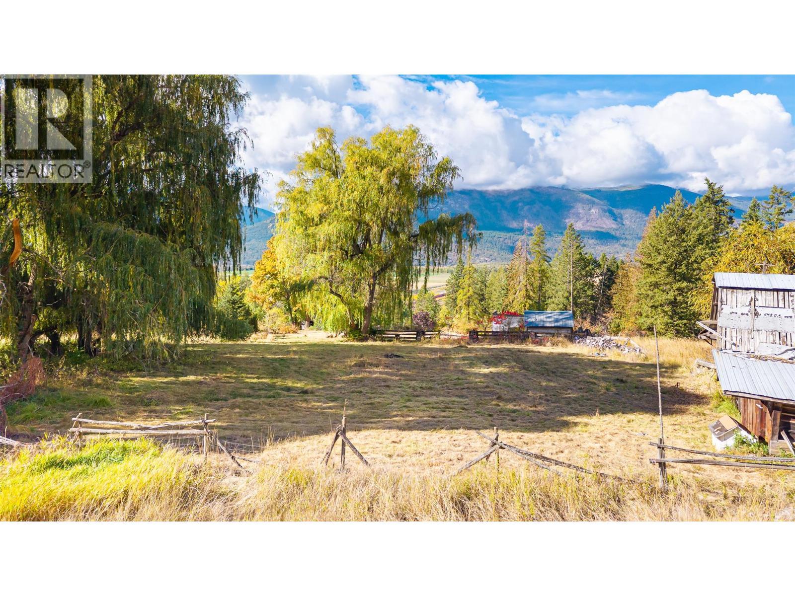5662 3A Highway, Wynndel, BC - Outdoor With View