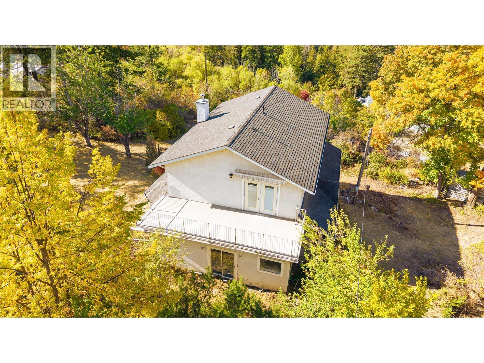 5662 3A Highway, Wynndel, BC - Outdoor