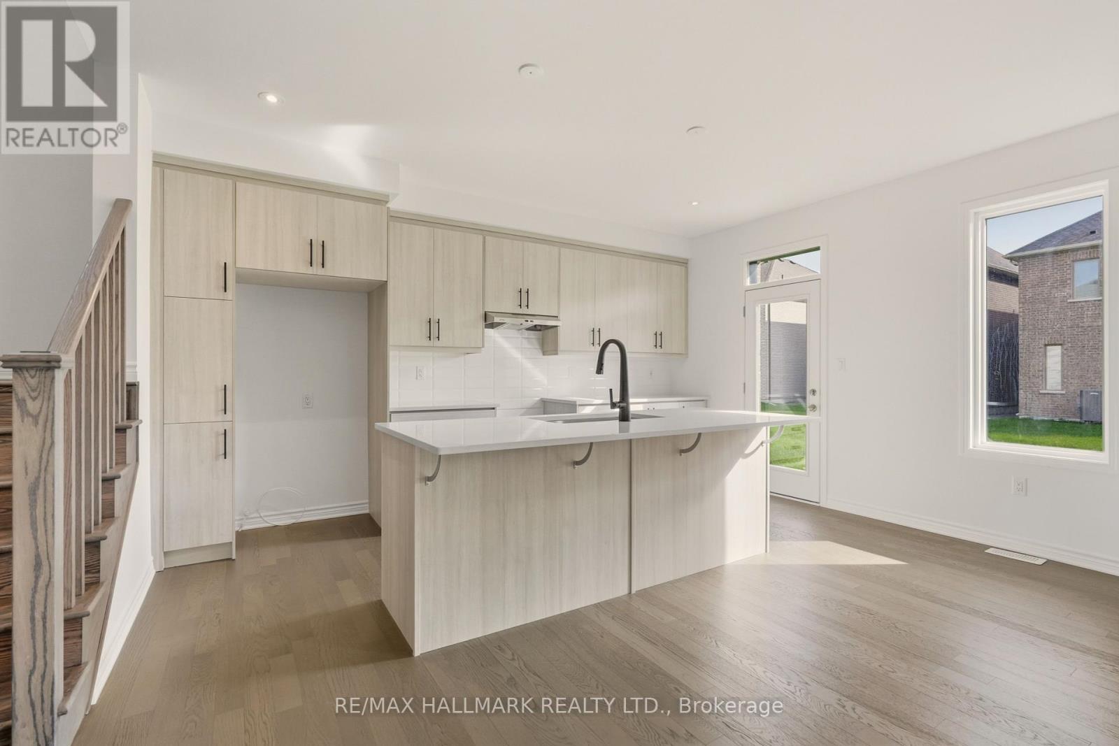 363 Reid Drive W, Barrie, ON - Indoor Photo Showing Kitchen