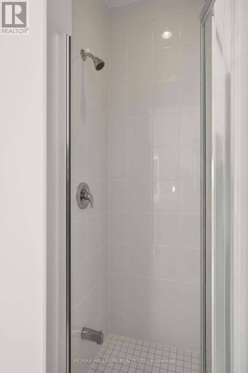 363 Reid Drive W, Barrie, ON - Indoor Photo Showing Bathroom