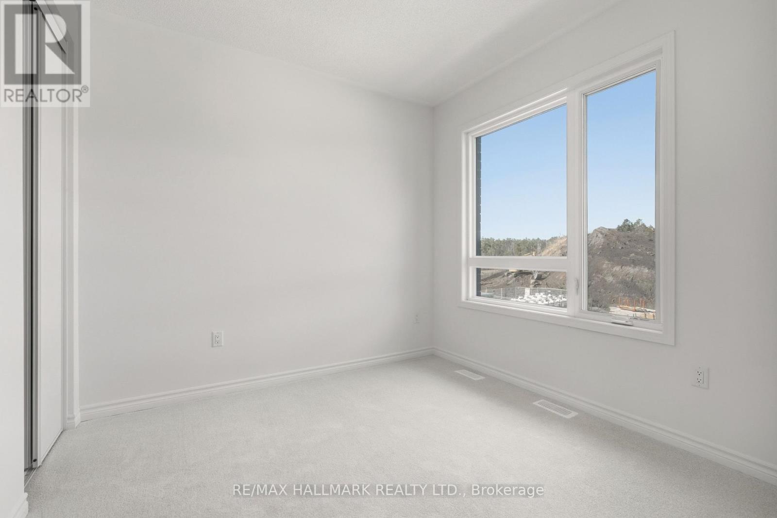 363 Reid Drive W, Barrie, ON - Indoor Photo Showing Other Room