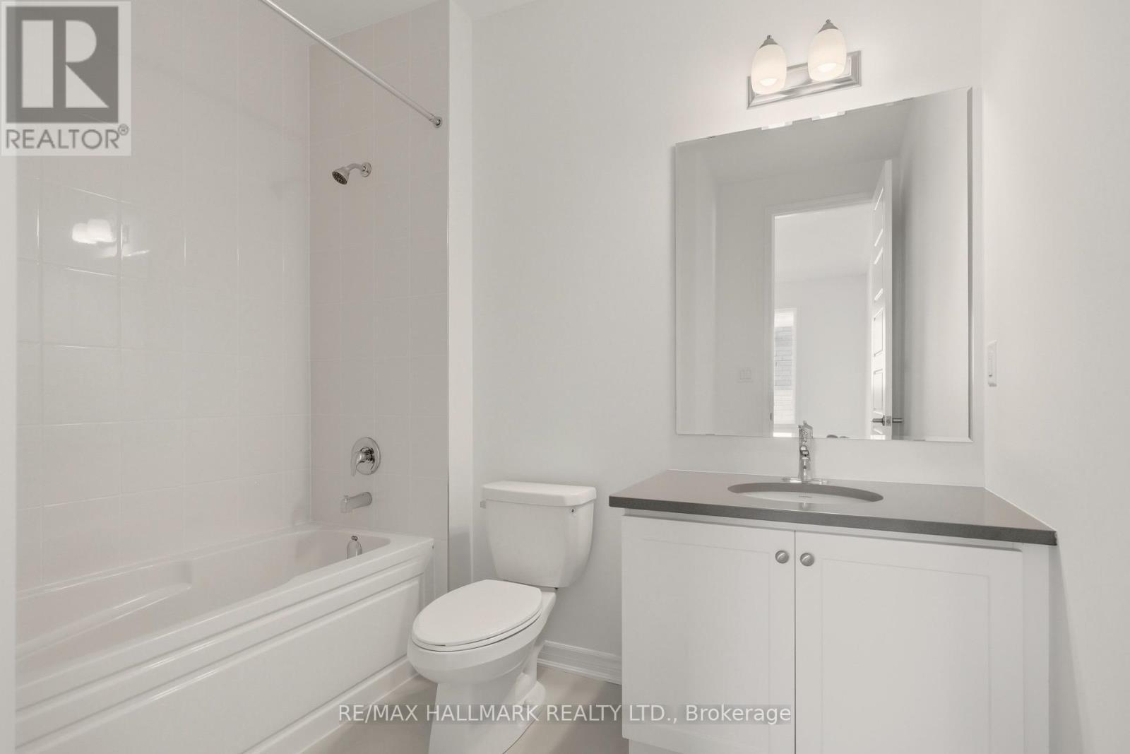 363 Reid Drive W, Barrie, ON - Indoor Photo Showing Bathroom