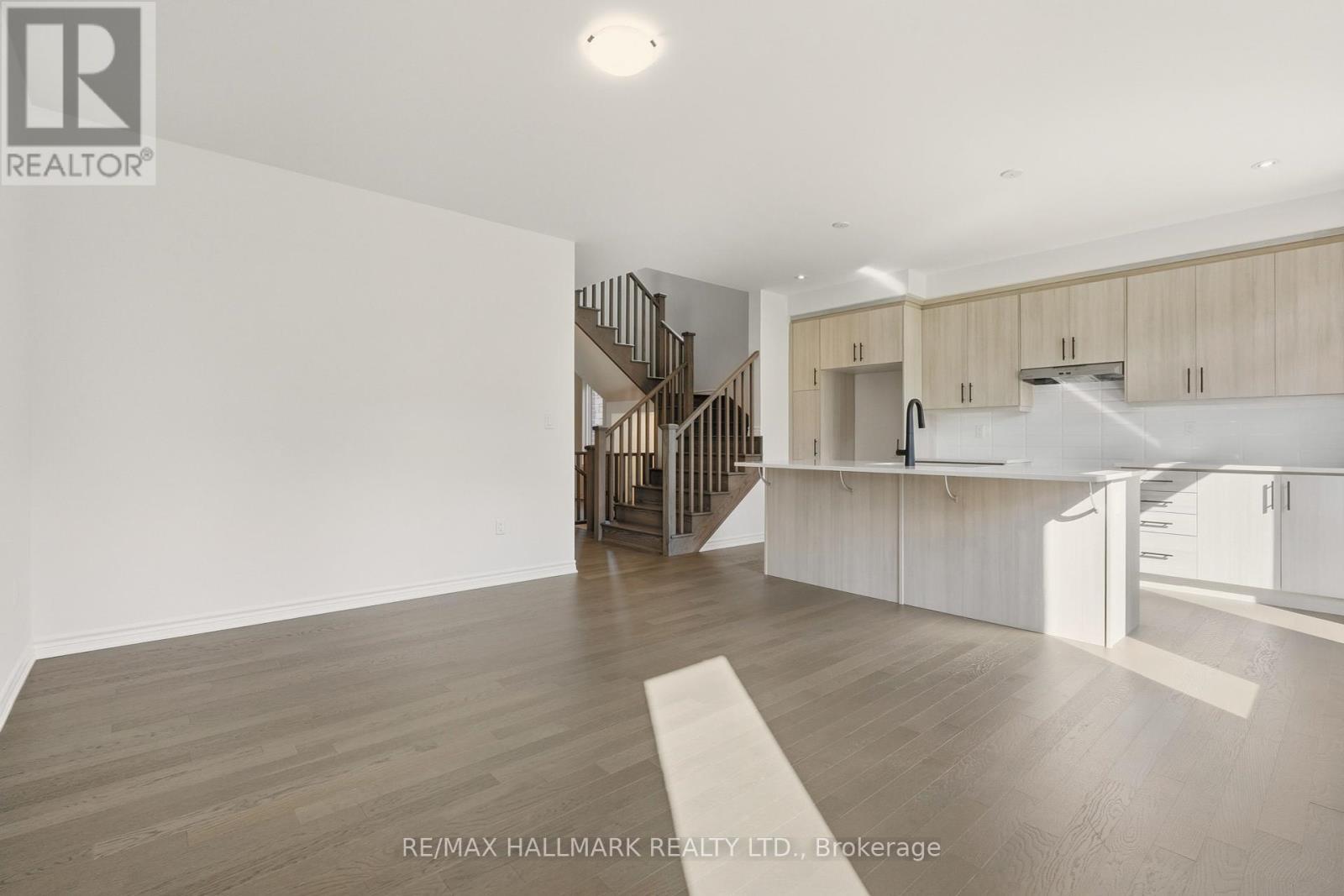 363 Reid Drive W, Barrie, ON - Indoor Photo Showing Kitchen