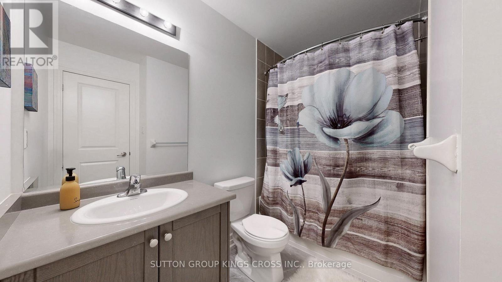 Second Bathroom - 119 Wagner Crescent, Essa, ON - Indoor Photo Showing Bathroom