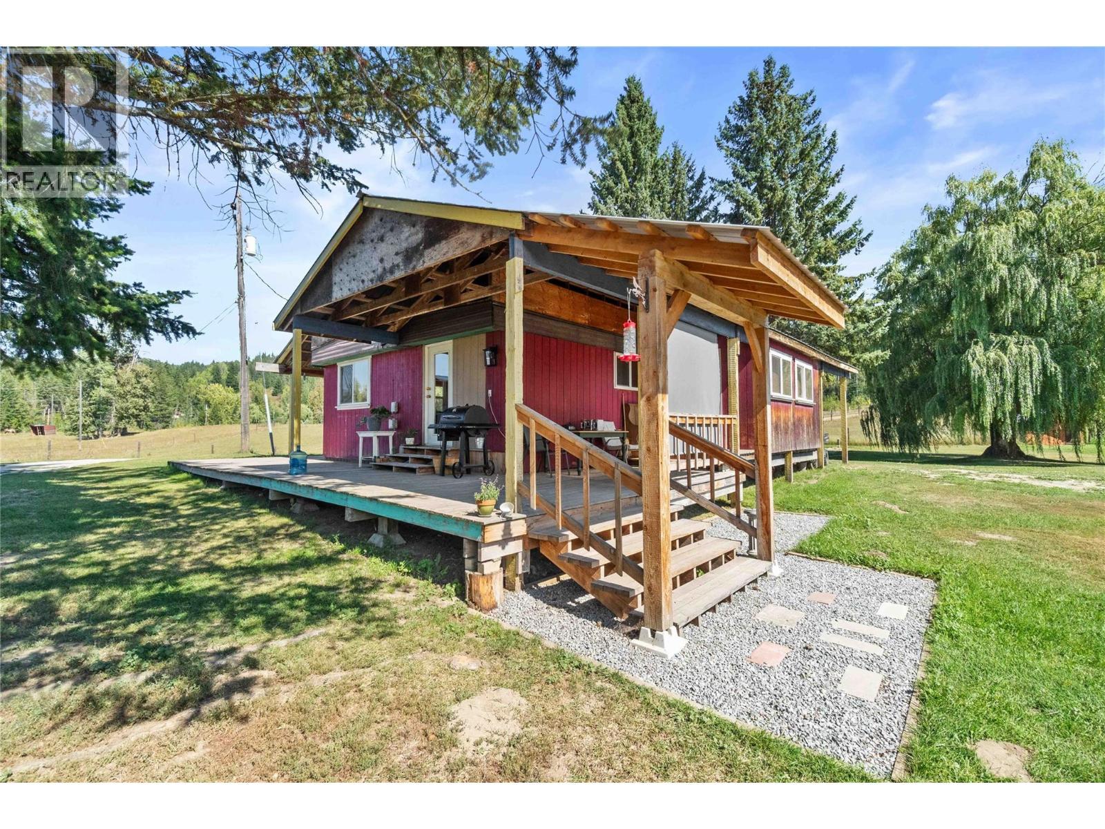 1168 Mallory Road Se, Enderby, BC - Outdoor
