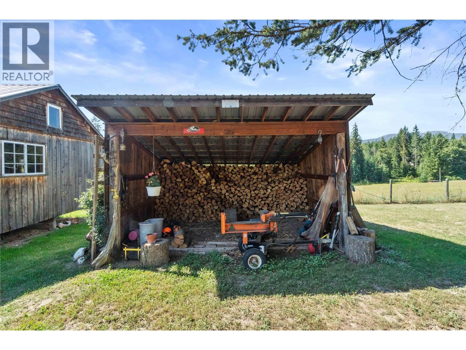 1168 Mallory Road Se, Enderby, BC - Outdoor