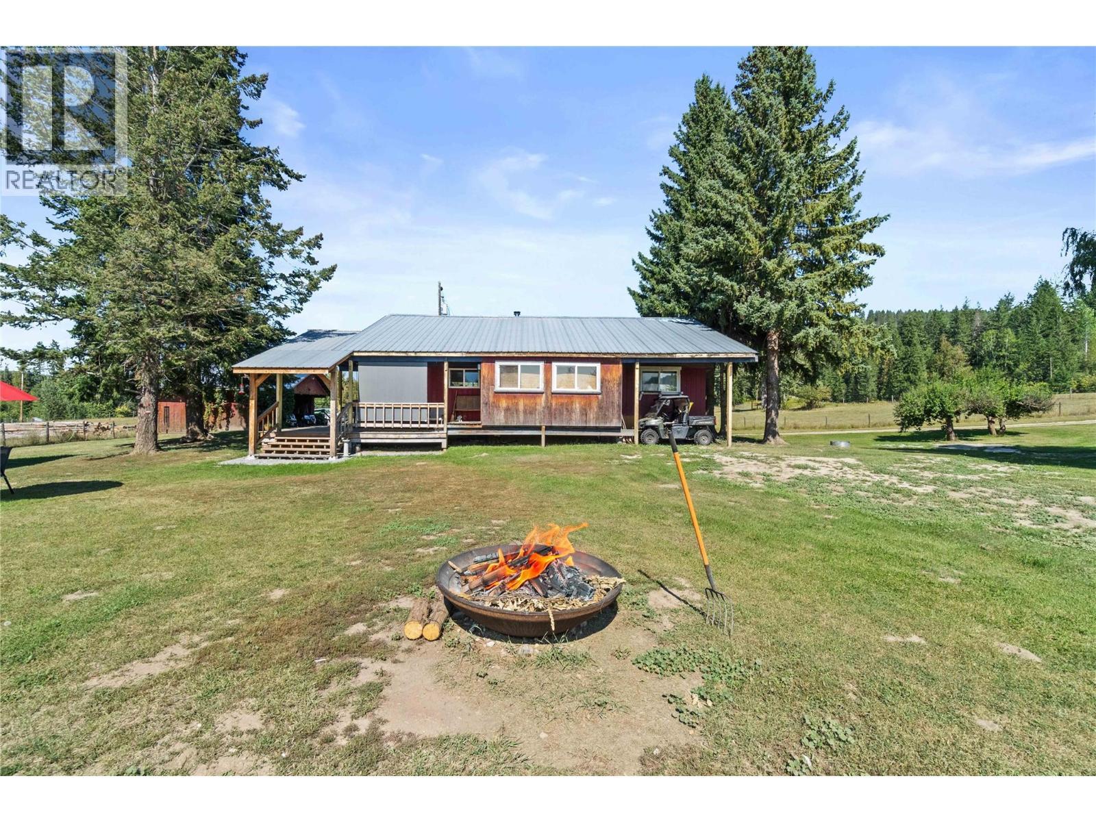 1168 Mallory Road Se, Enderby, BC - Outdoor With Deck Patio Veranda