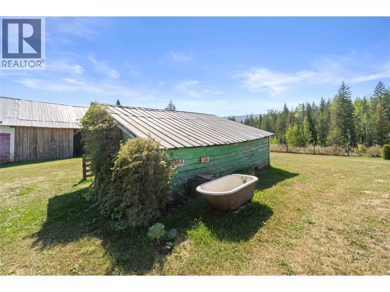 1168 Mallory Road Se, Enderby, BC - Outdoor