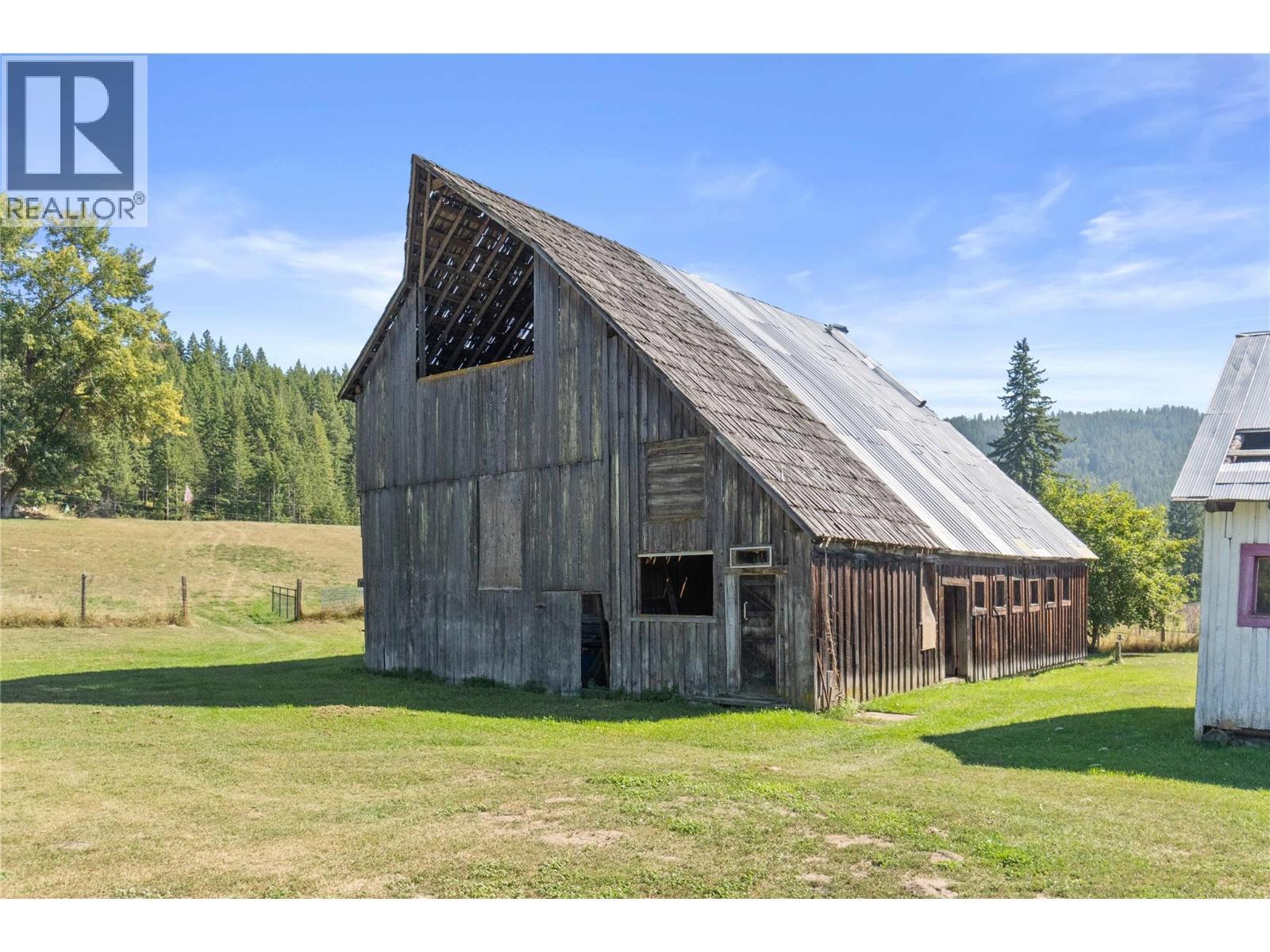 1168 Mallory Road Se, Enderby, BC - Outdoor