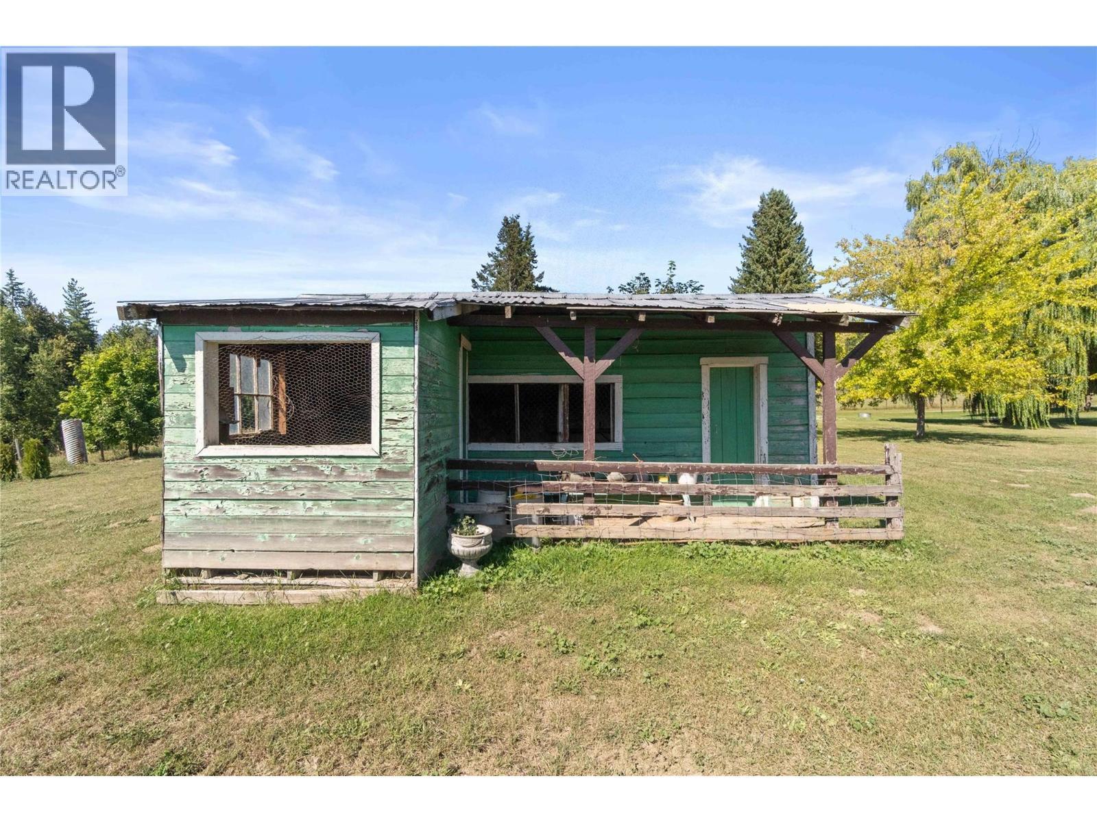 1168 Mallory Road Se, Enderby, BC - Outdoor