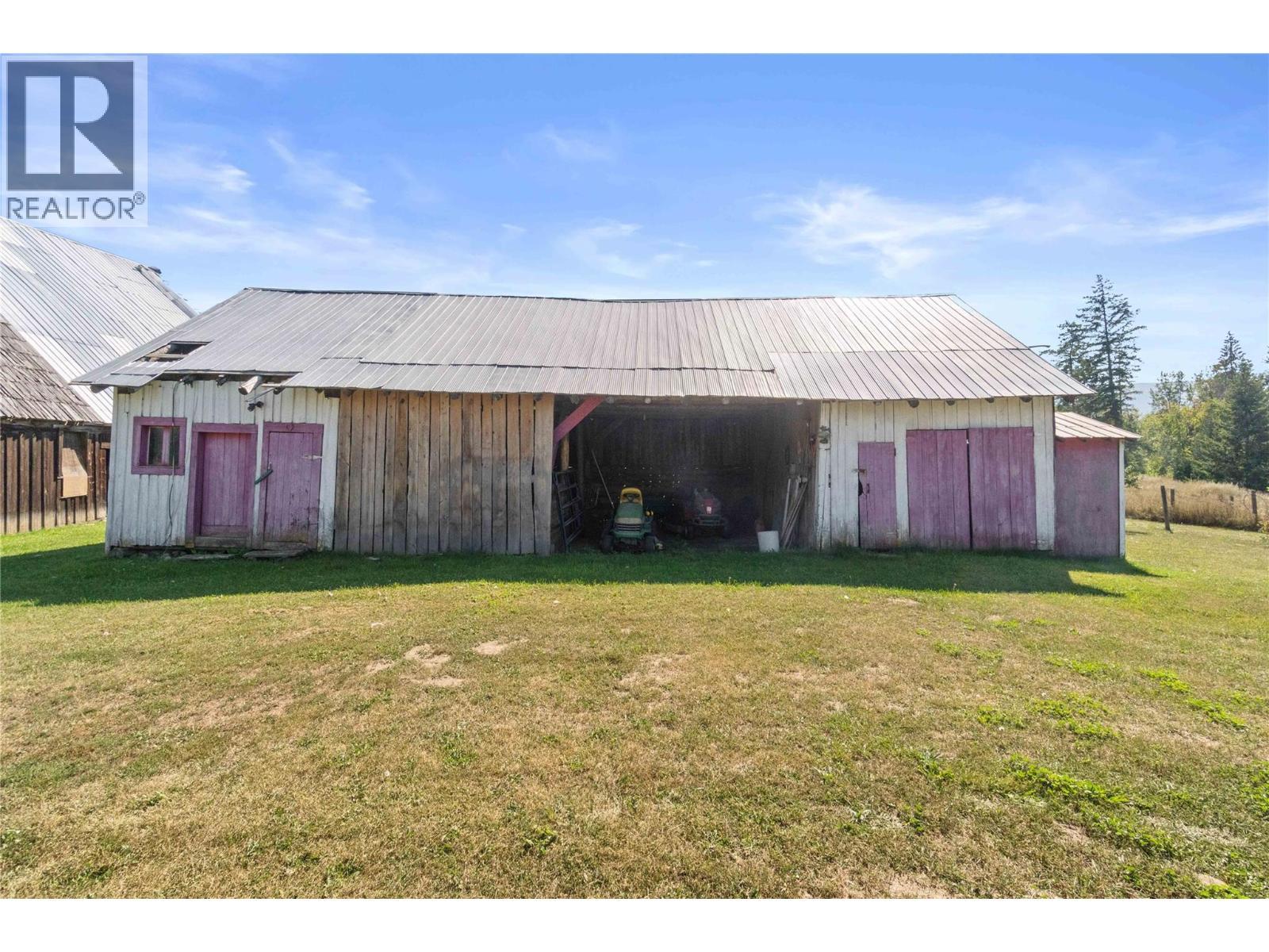 1168 Mallory Road Se, Enderby, BC - Outdoor