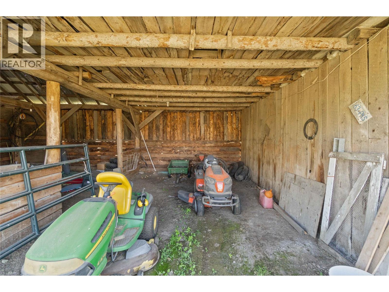 1168 Mallory Road Se, Enderby, BC - Indoor