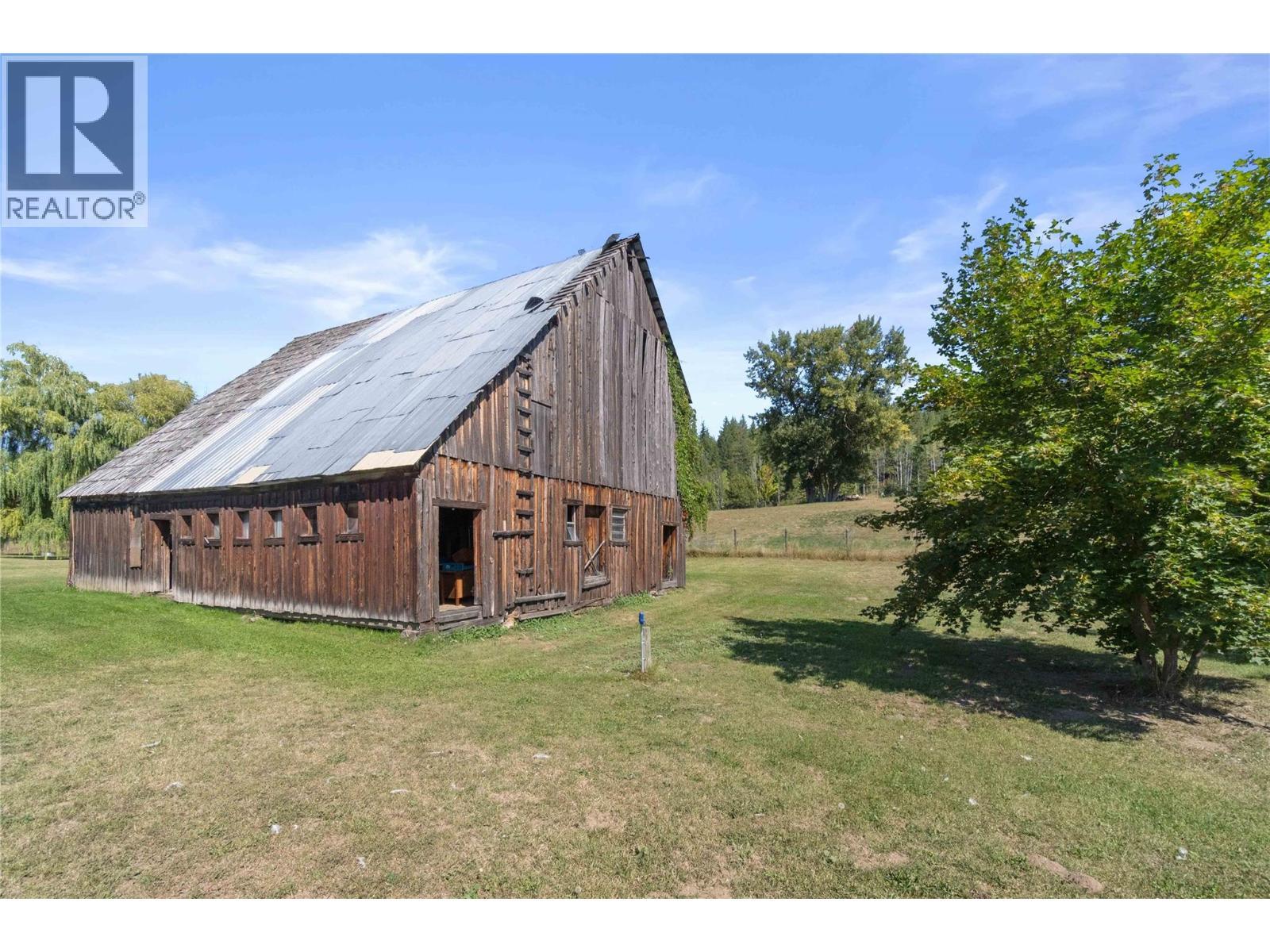 1168 Mallory Road Se, Enderby, BC - Outdoor