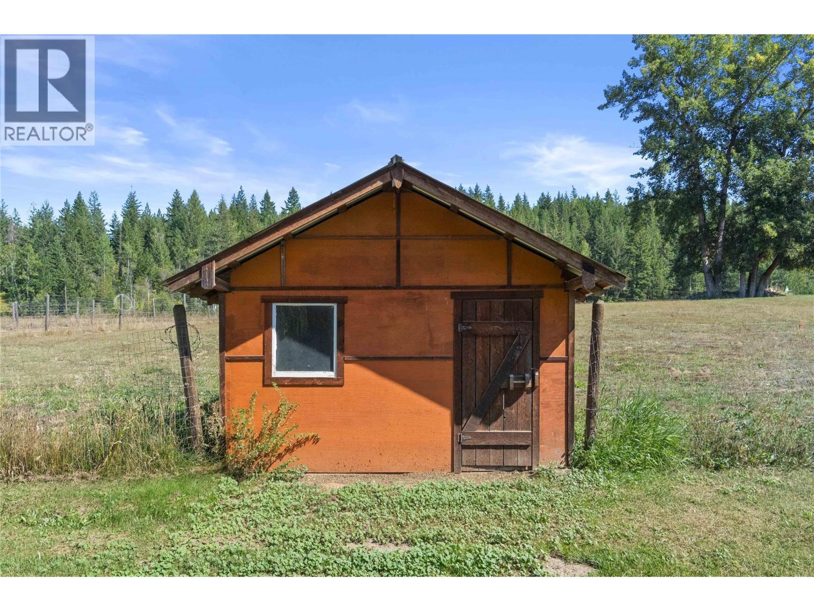 1168 Mallory Road Se, Enderby, BC - Outdoor