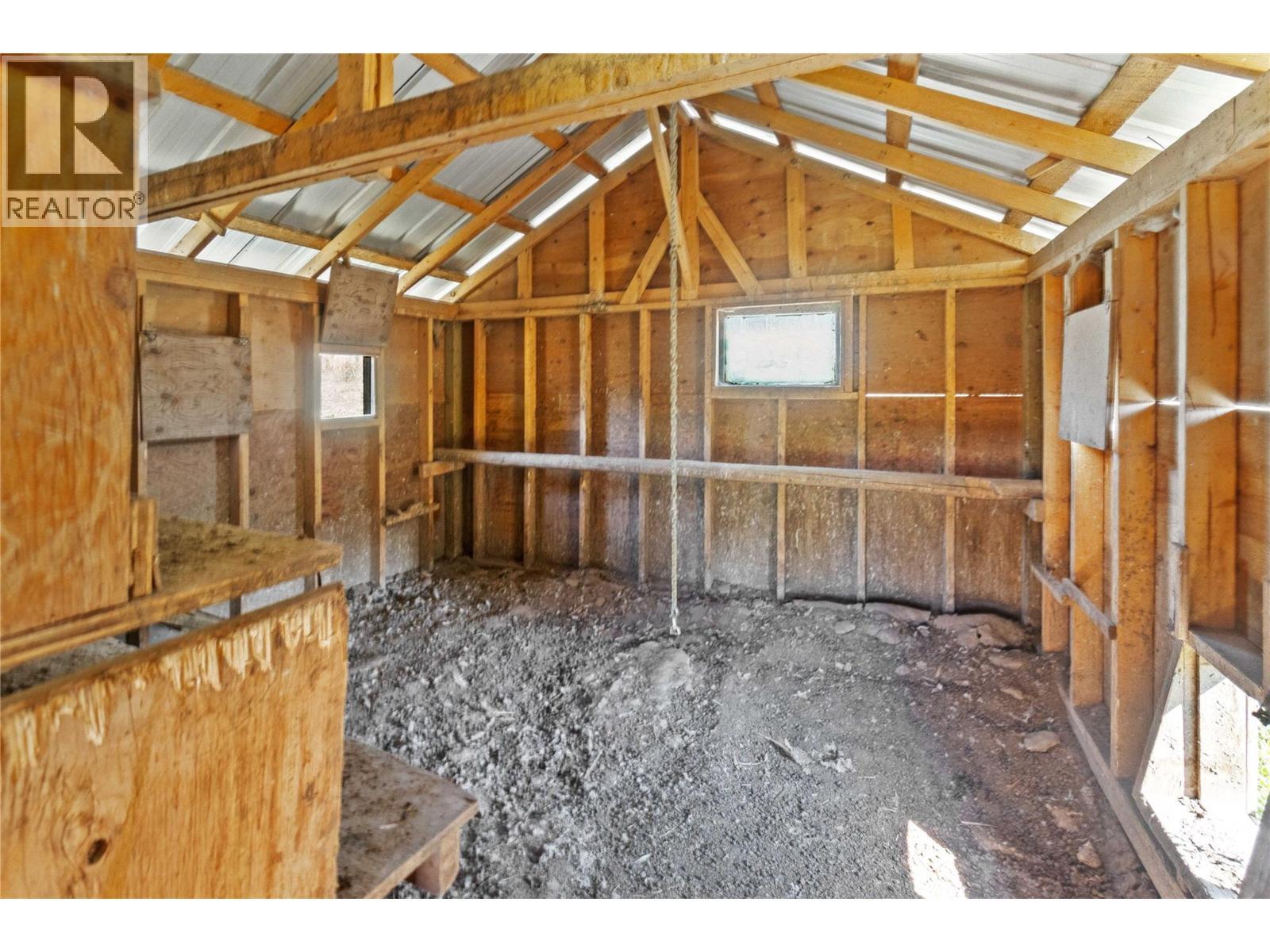 1168 Mallory Road Se, Enderby, BC - Indoor