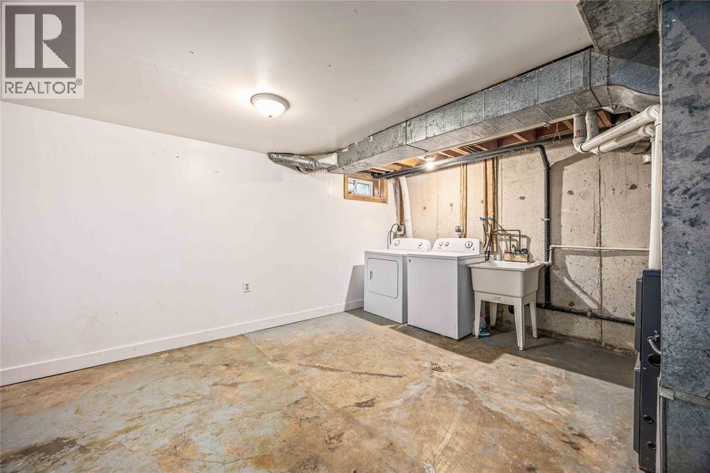 215 Trudeau Drive Unit# 1, Sarnia, ON - Indoor Photo Showing Laundry Room