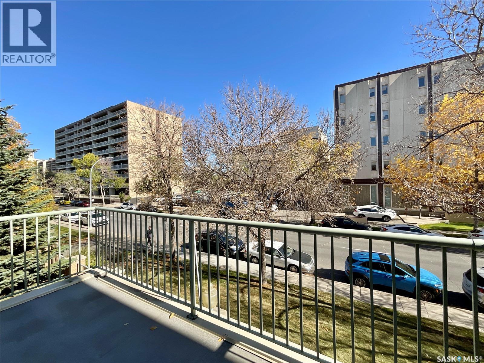 212 2050 College Avenue, Regina, SK - Outdoor