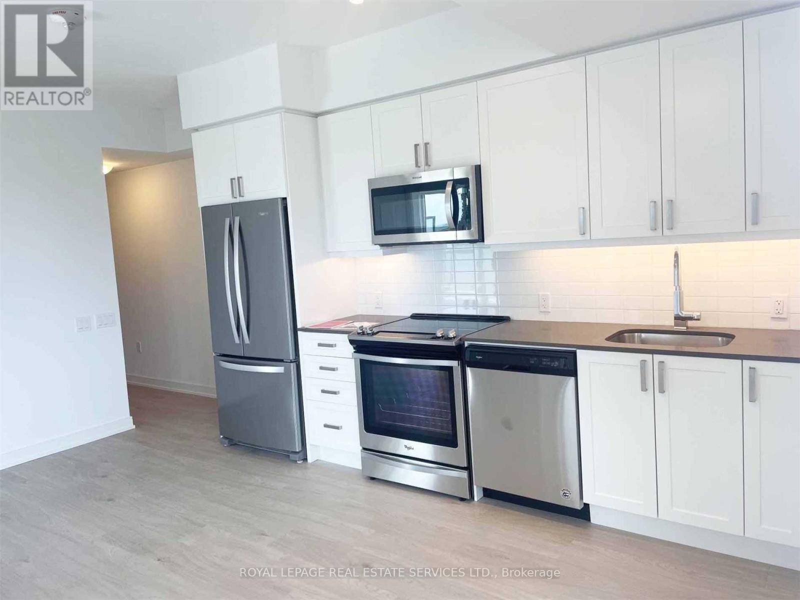 1909 - 8 Nahani Way, Mississauga, ON - Indoor Photo Showing Kitchen With Upgraded Kitchen