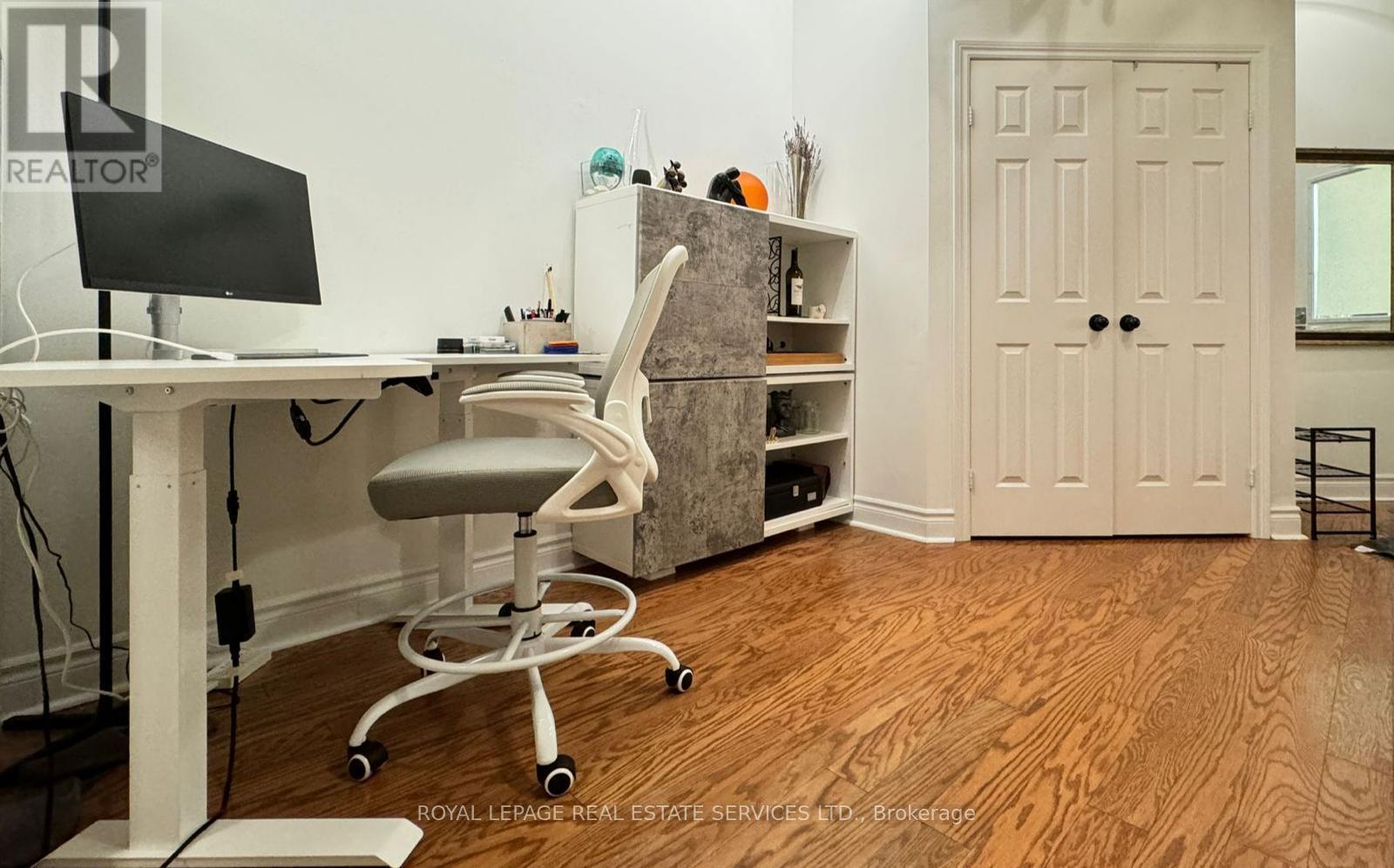 152 - 78 St Patrick Street, Toronto, ON - Indoor