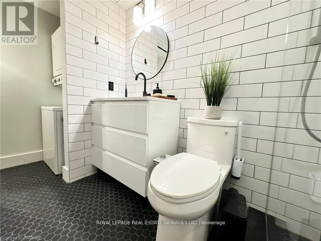 152 - 78 St Patrick Street, Toronto, ON - Indoor Photo Showing Bathroom