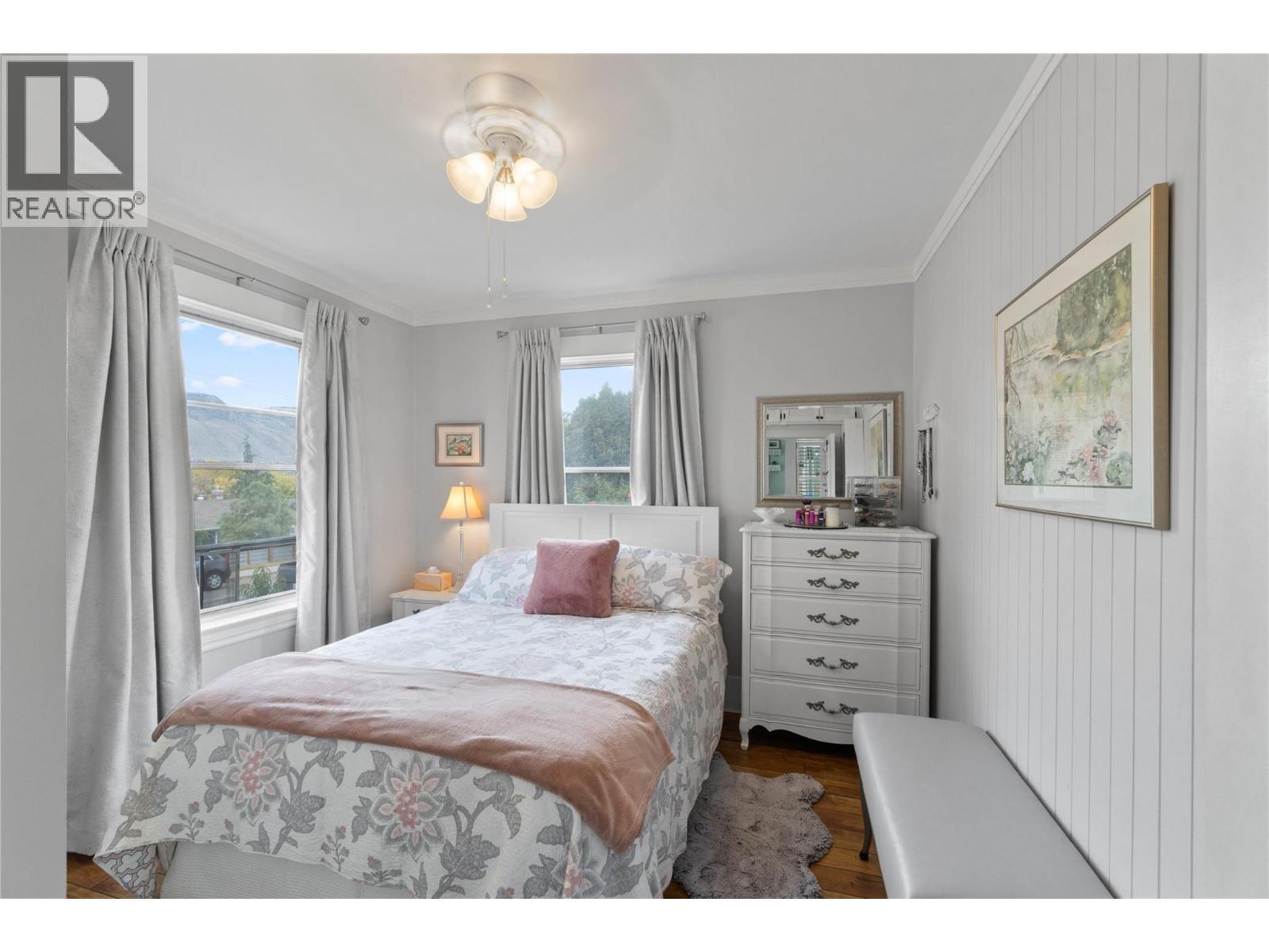 Primary Bedroom - 905 Munro Street, Kamloops, BC - Indoor Photo Showing Bedroom