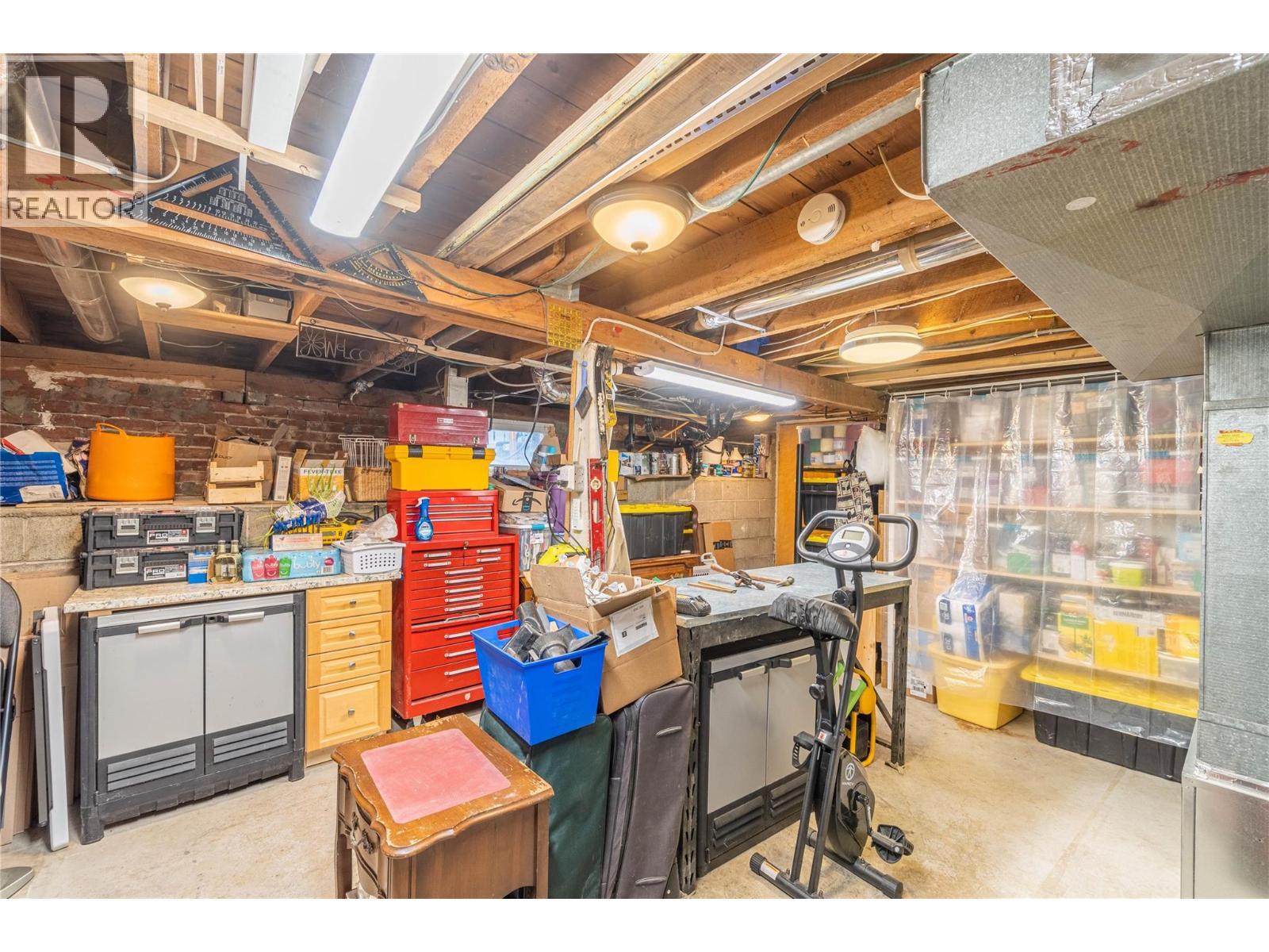 905 Munro Street, Kamloops, BC - Indoor Photo Showing Basement