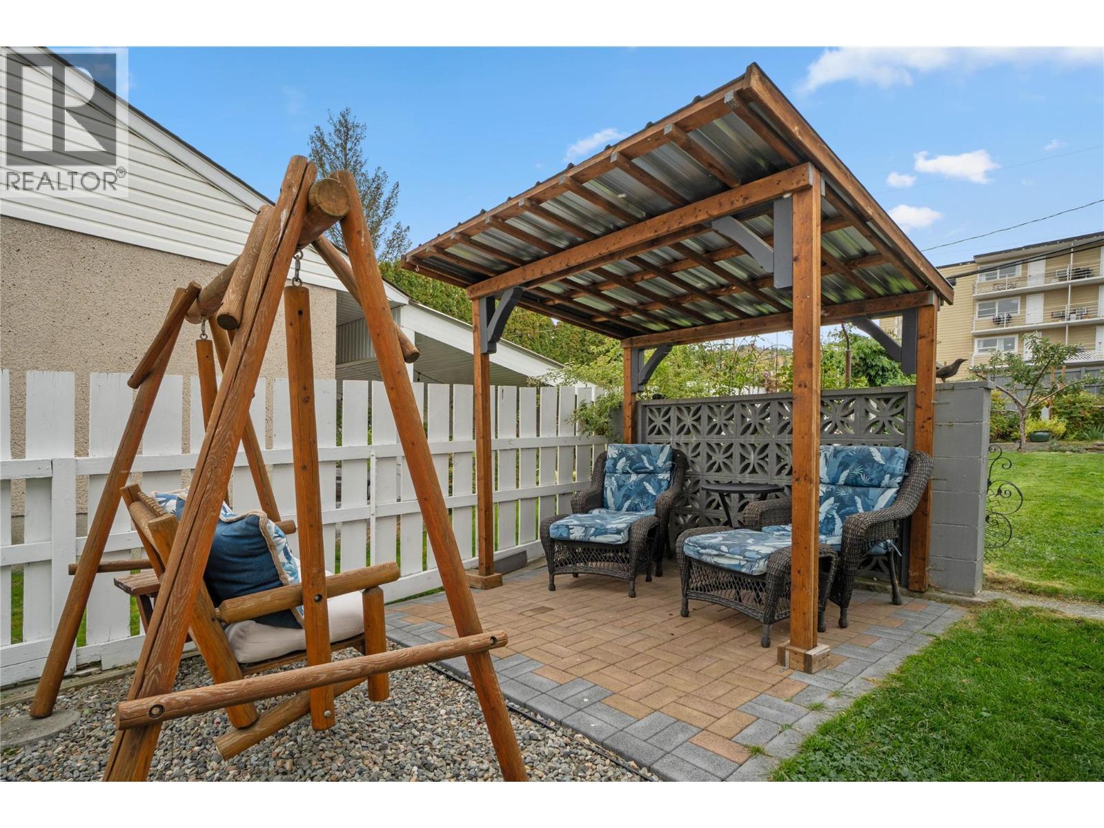905 Munro Street, Kamloops, BC - Outdoor With Deck Patio Veranda