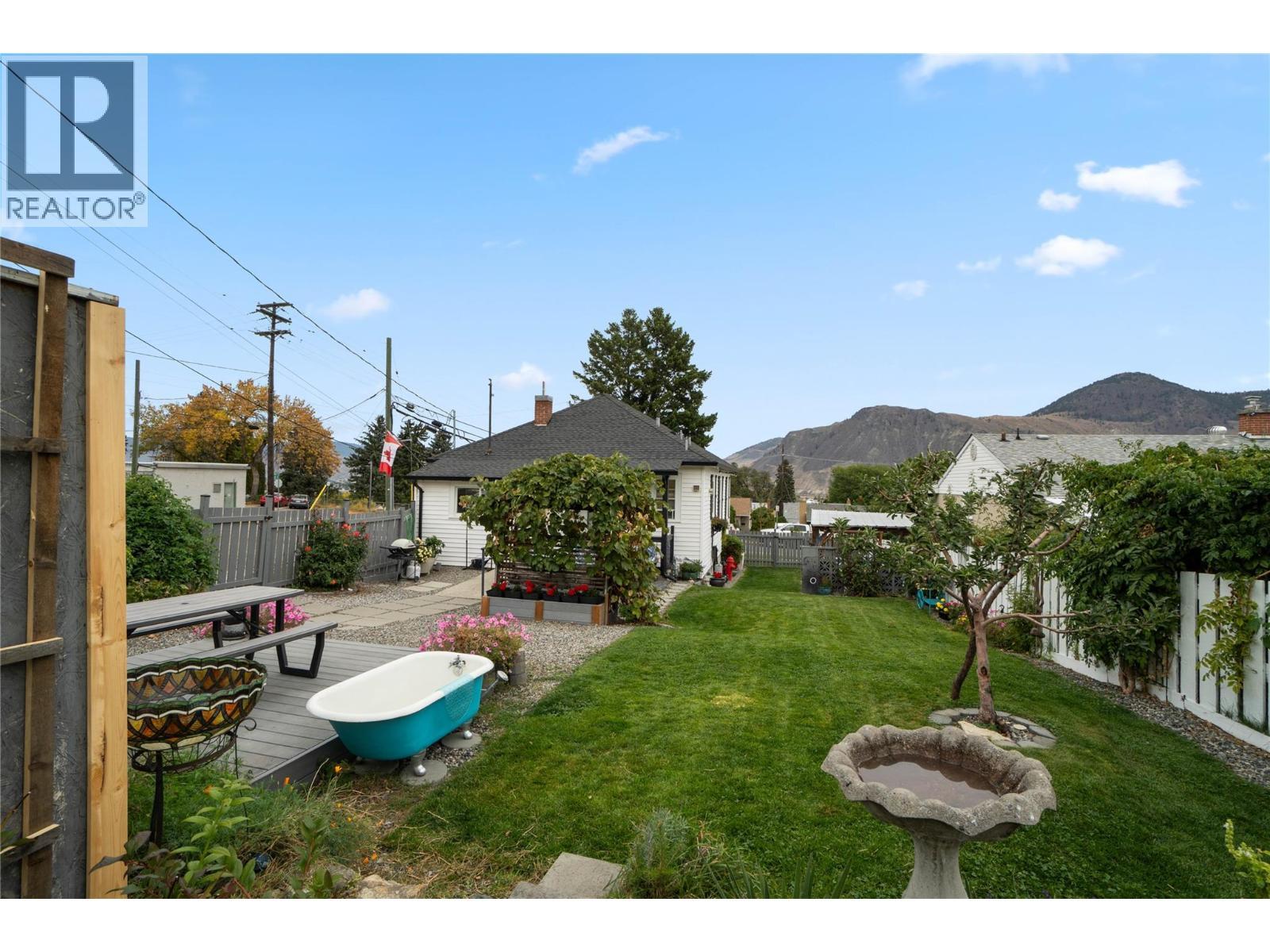 905 Munro Street, Kamloops, BC - Outdoor With Backyard