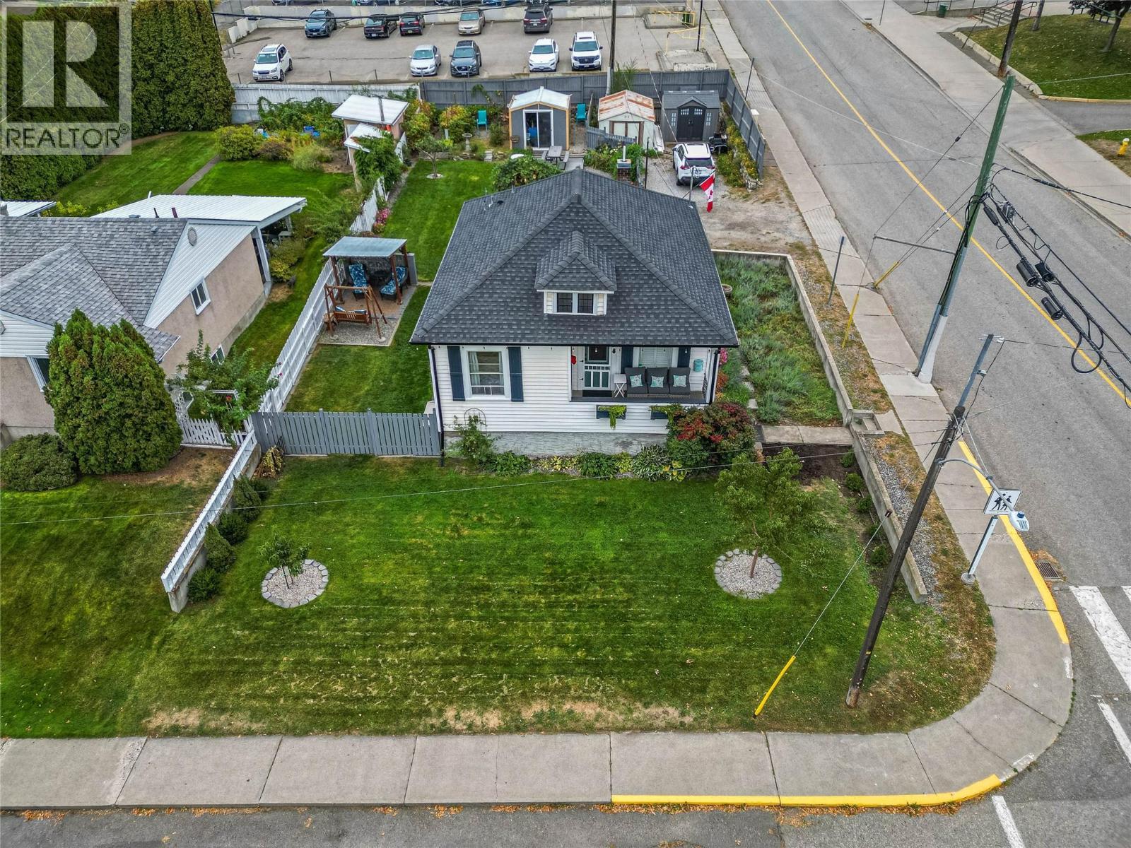 905 Munro Street, Kamloops, BC - Outdoor